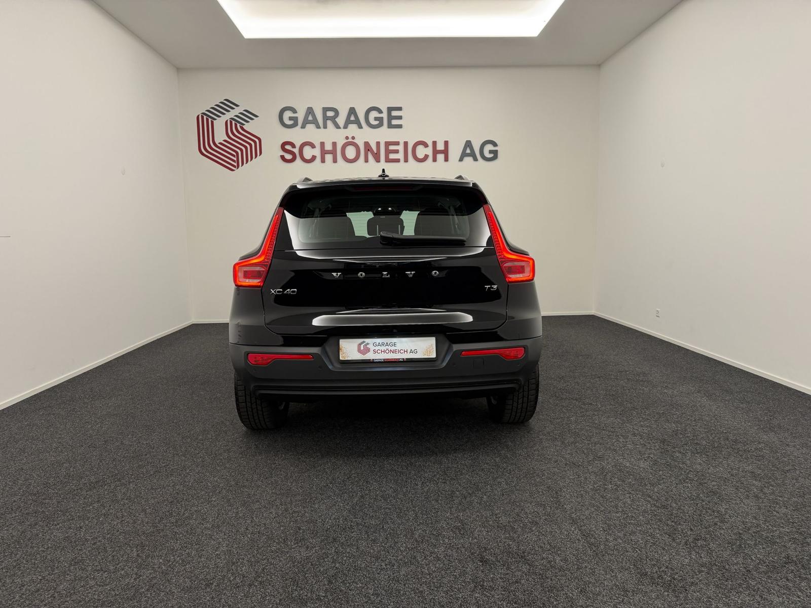 VOLVO XC40 T3 Momentum-image-5