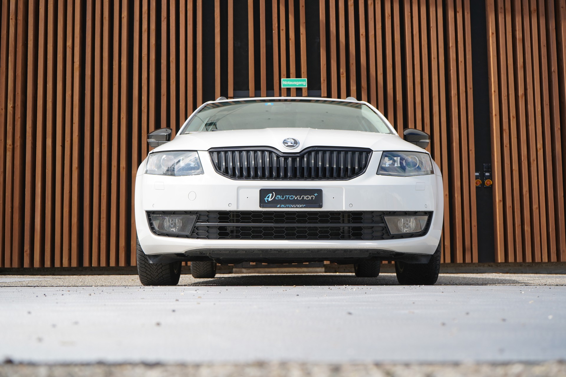 SKODA OCTAVIA COMBI 1.8 TSI ELEGANCE 4x4 DSG l 180 PS-image-13