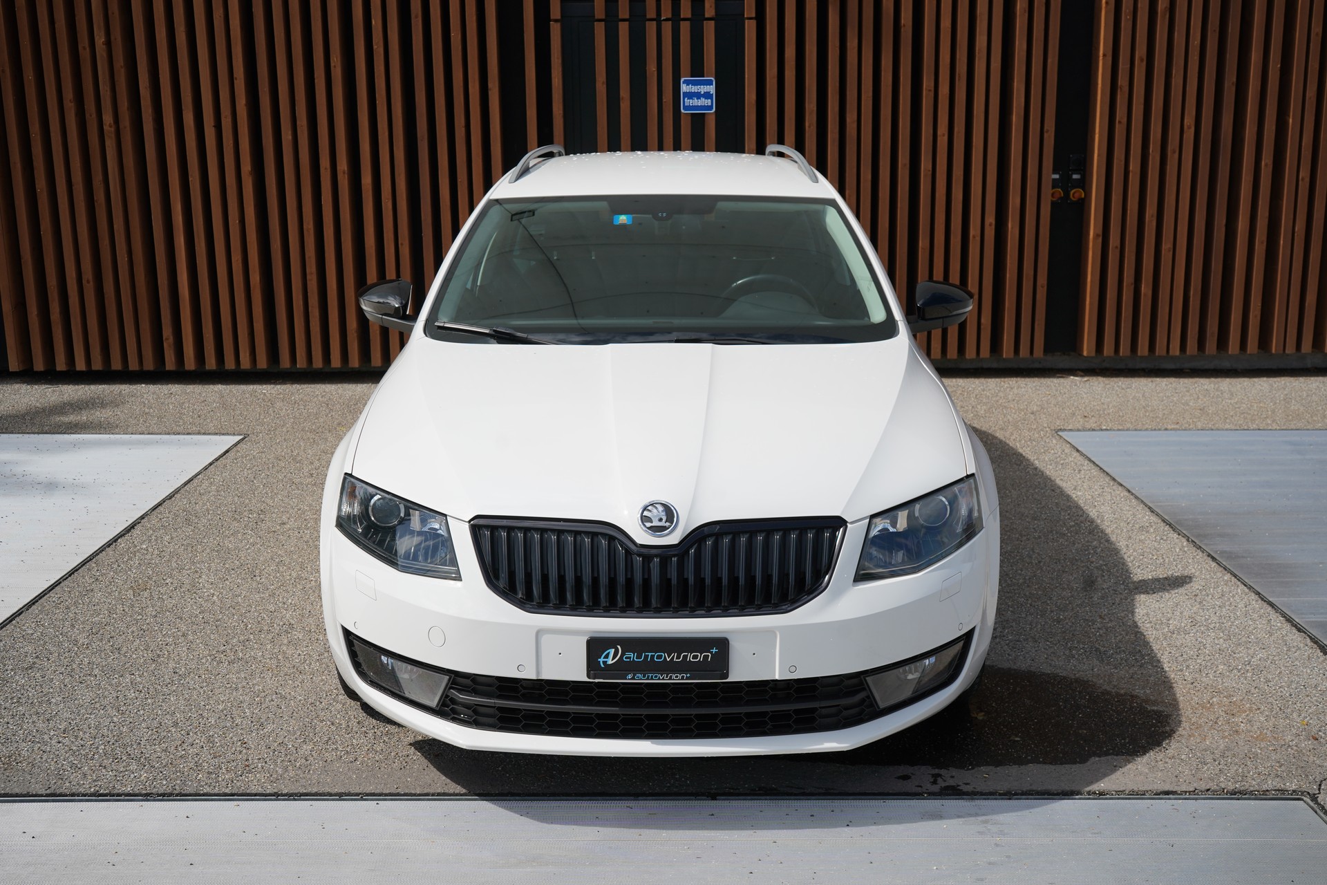 SKODA OCTAVIA COMBI 1.8 TSI ELEGANCE 4x4 DSG l 180 PS-image-12