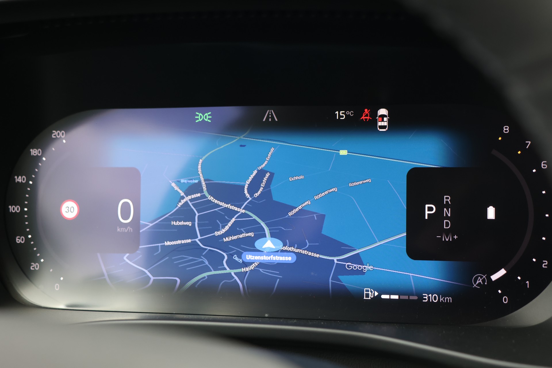 VOLVO XC40 B3 Benzin Mild Hybrid Plus Dark DCT-image-24