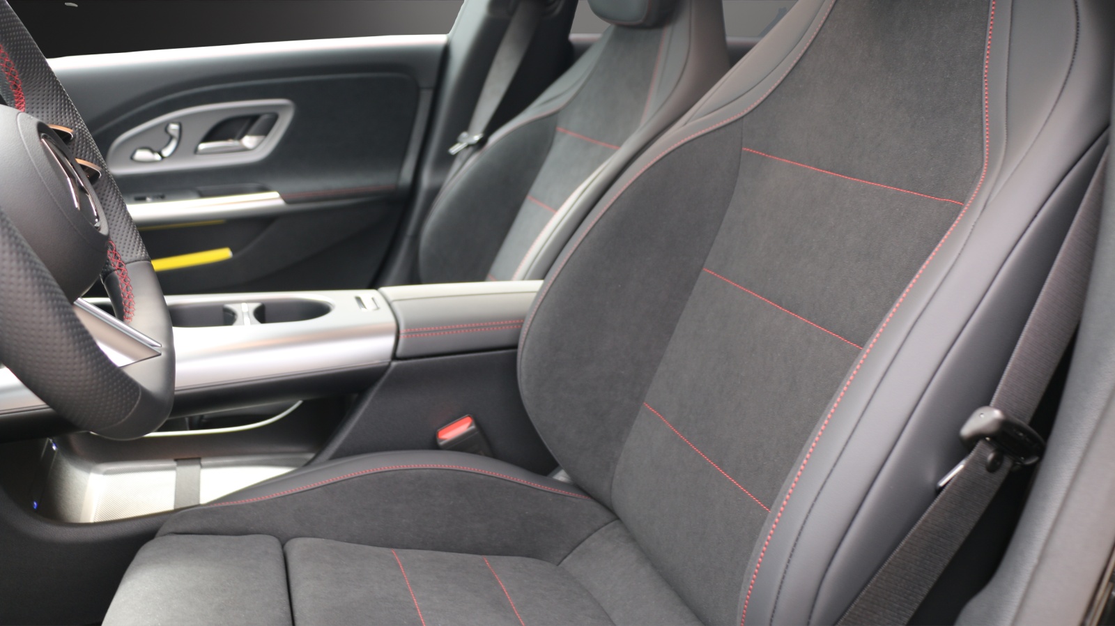 MERCEDES-BENZ CLA 220 8G-DCT 4Matic-image-8