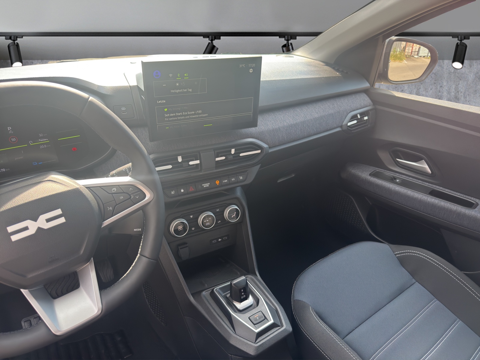 DACIA Jogger HEV 155 Journey-image-9