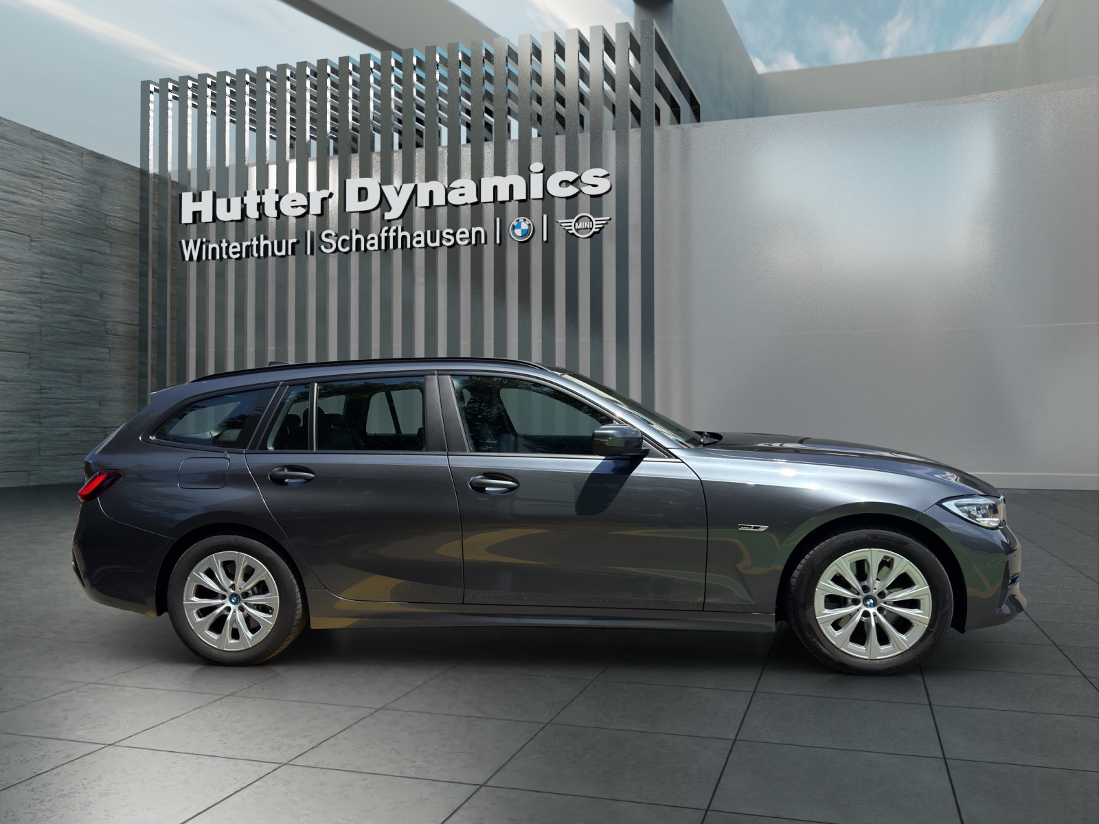 BMW 320e xDrive Touring HARMAN/KARDON SURROUND SOUND SYSTEM-showroom-element-3