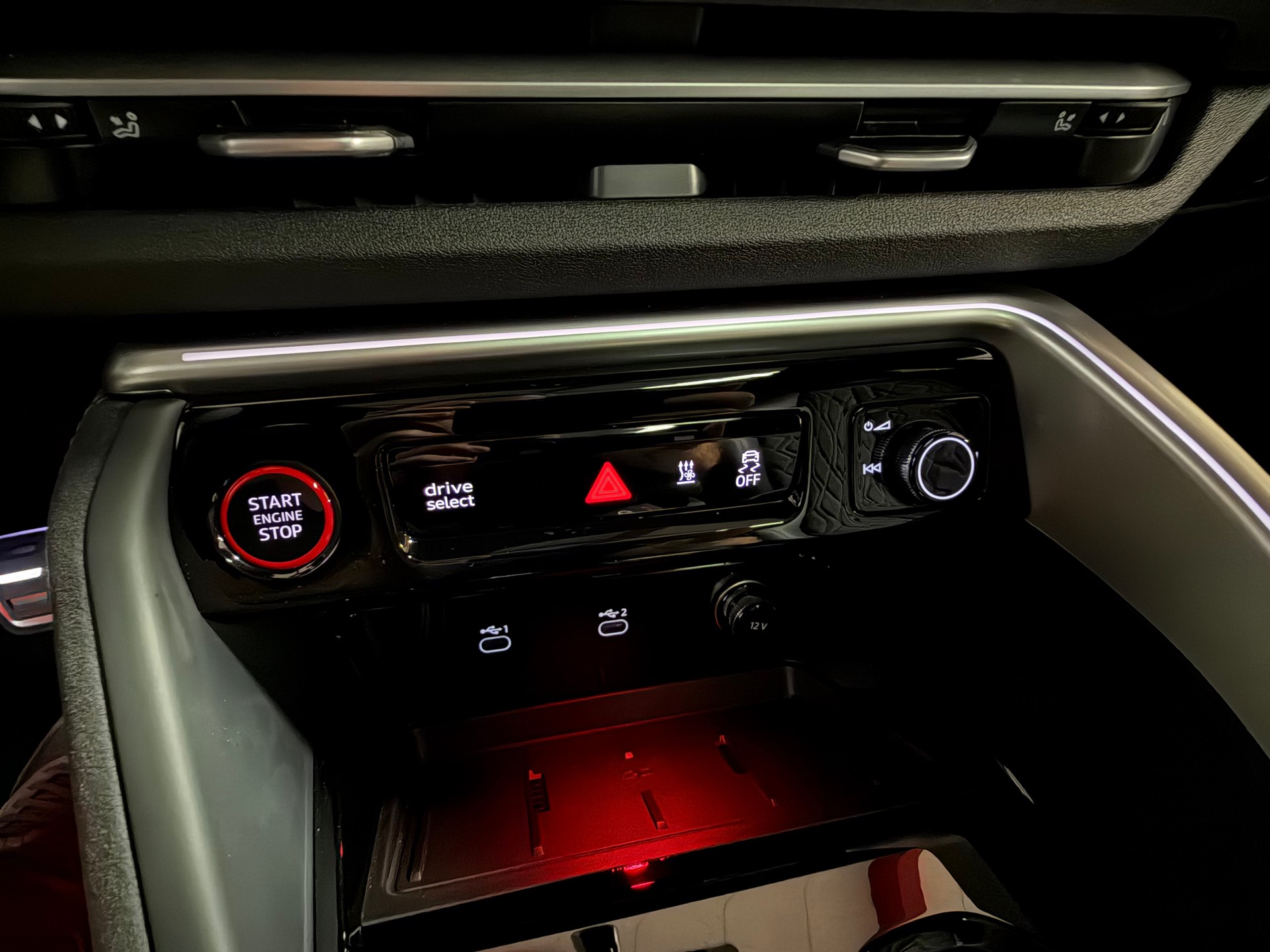 AUDI SQ5 TFSI quattro S-tronic-image-36