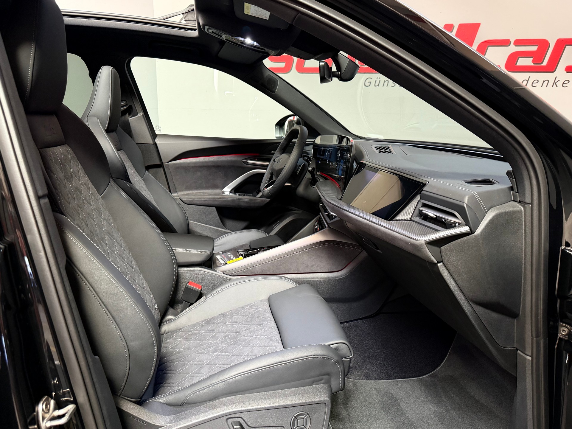 AUDI SQ5 TFSI quattro S-tronic-image-22