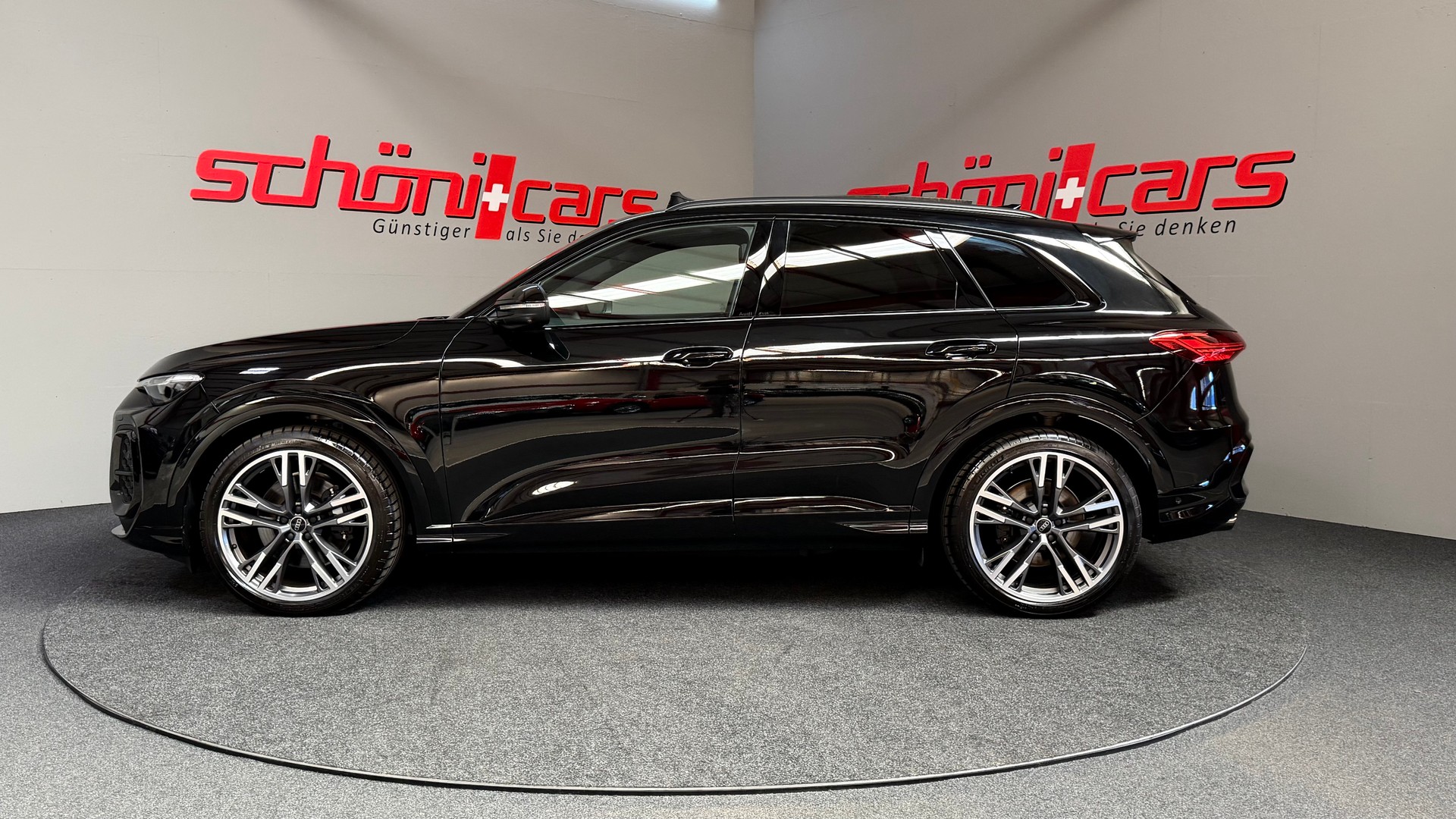 AUDI SQ5 TFSI quattro S-tronic-showroom-element-2