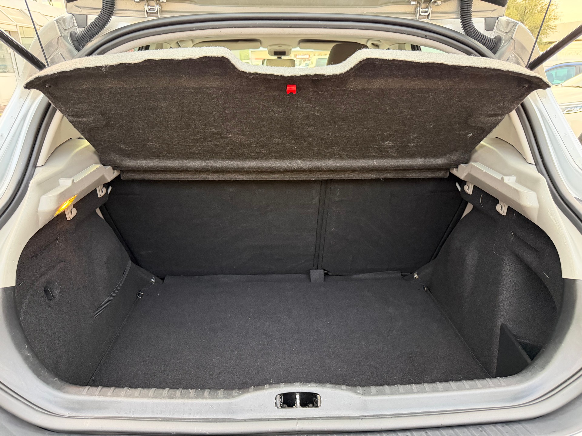 PEUGEOT 308 1.6 16V VTI Sport Automatic-image-10