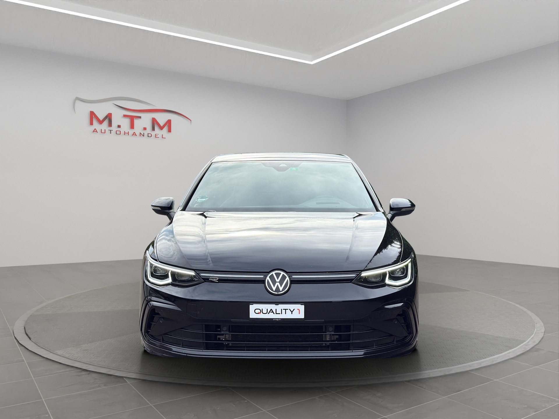VW Golf 1.5 eTSI mHEV ACT R-Line DSG-showroom-element-1