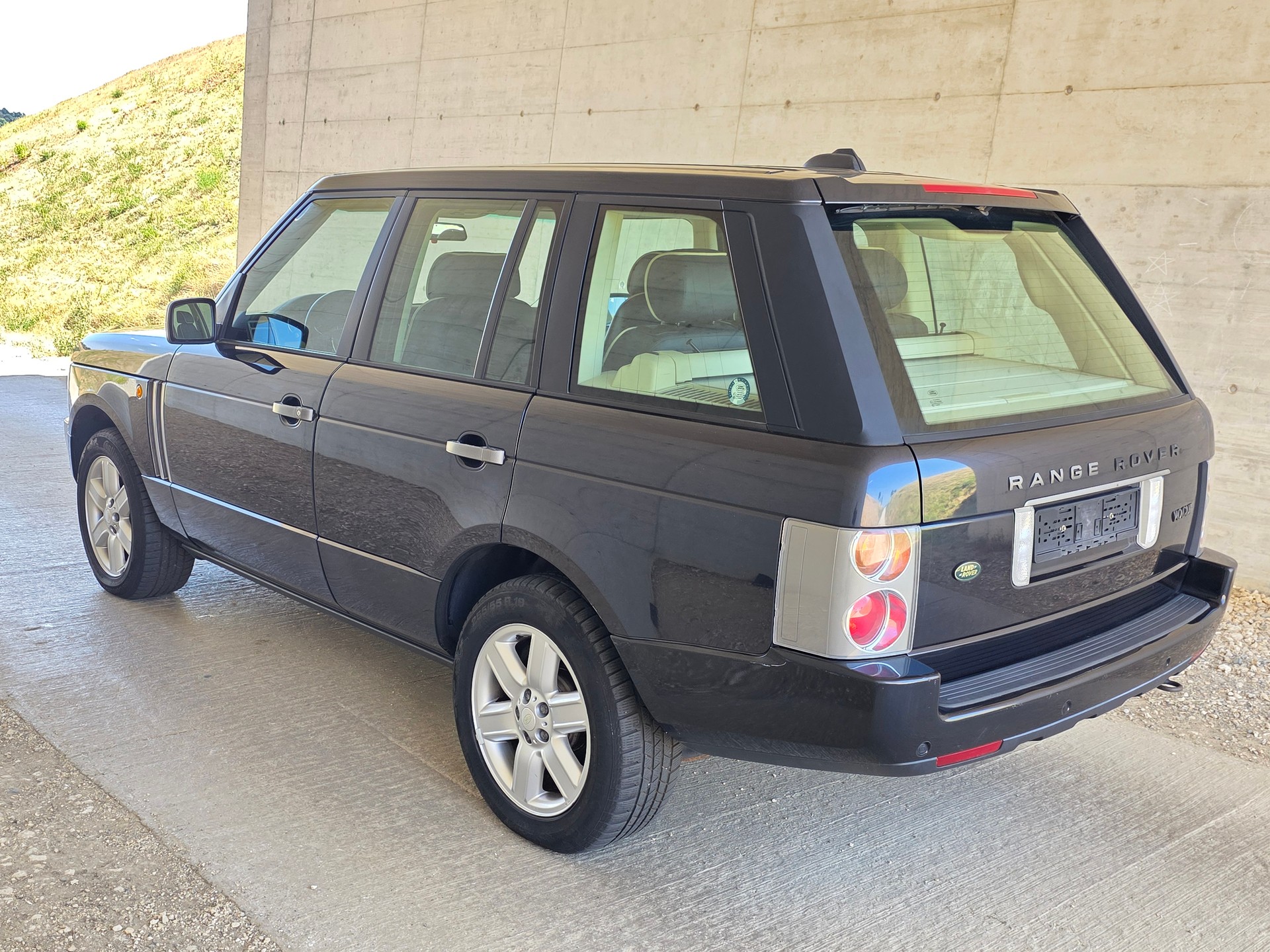 LAND ROVER Range Rover 4.4 V8 Vogue Westminster Automatic-image-5