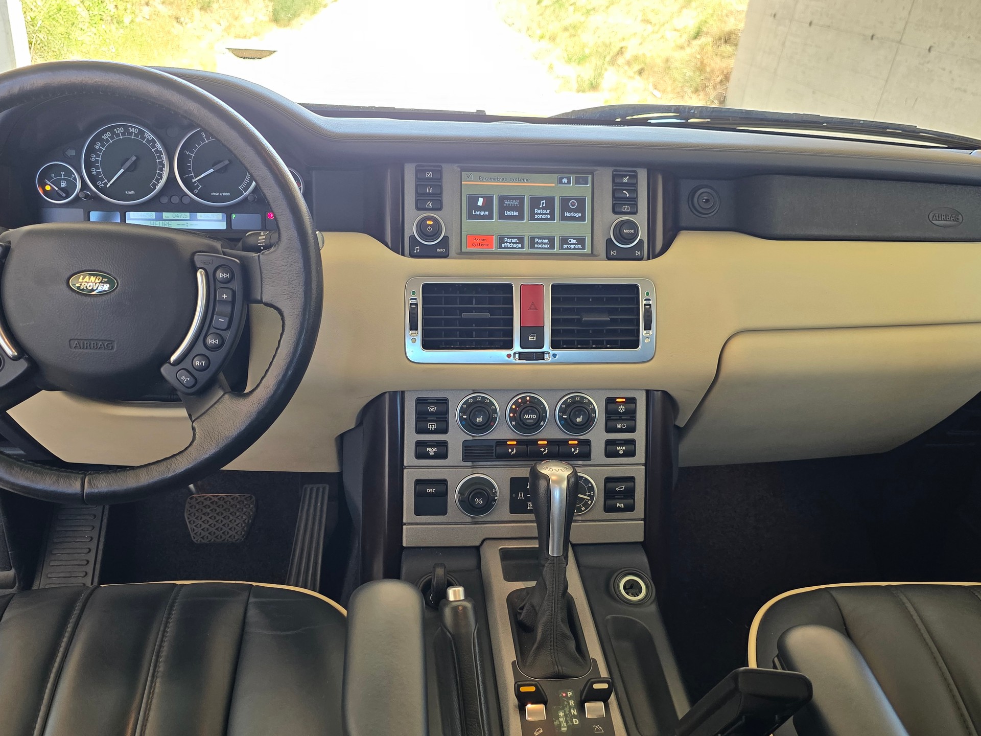LAND ROVER Range Rover 4.4 V8 Vogue Westminster Automatic-image-7