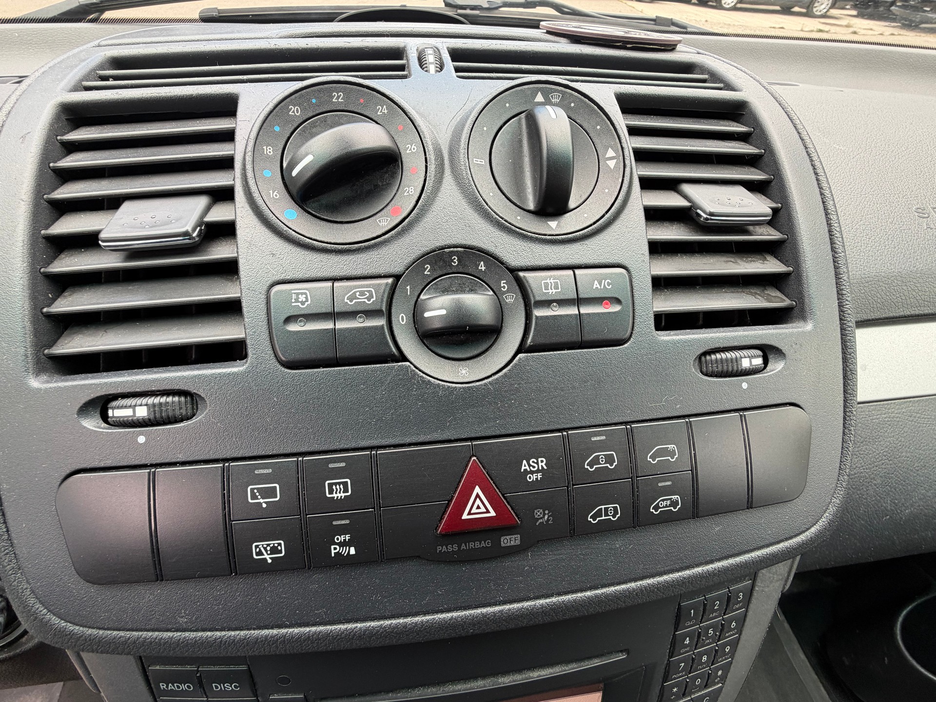 MERCEDES-BENZ Viano 2.2 CDI Blue Efficiency Trend L A-image-8