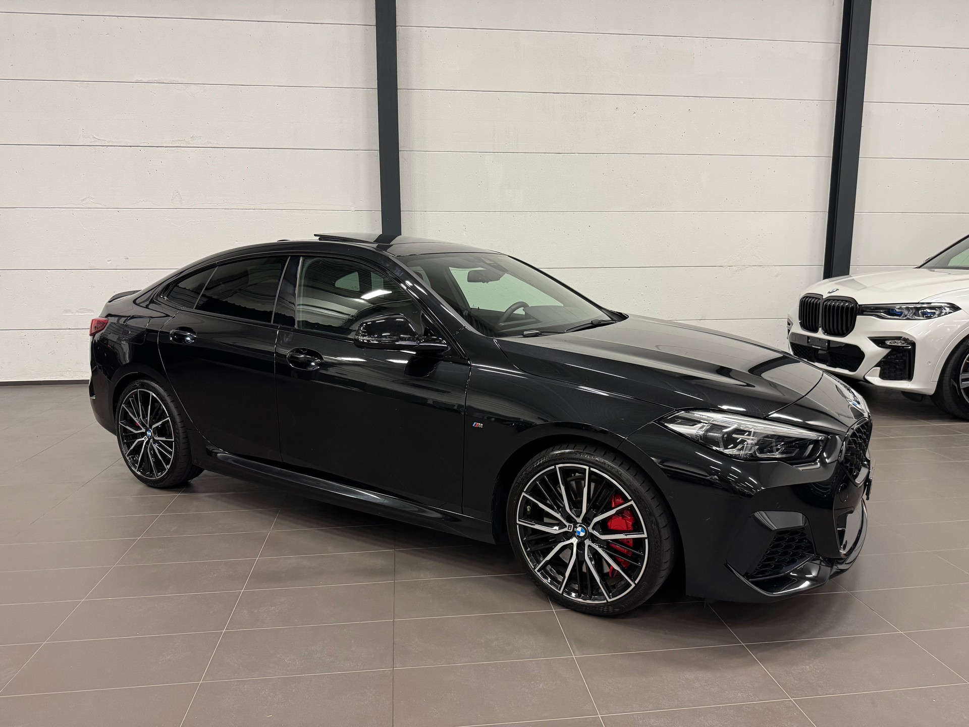 BMW M235i Gran Coupé xDrive Pure M Sport Steptronic-showroom-element-3