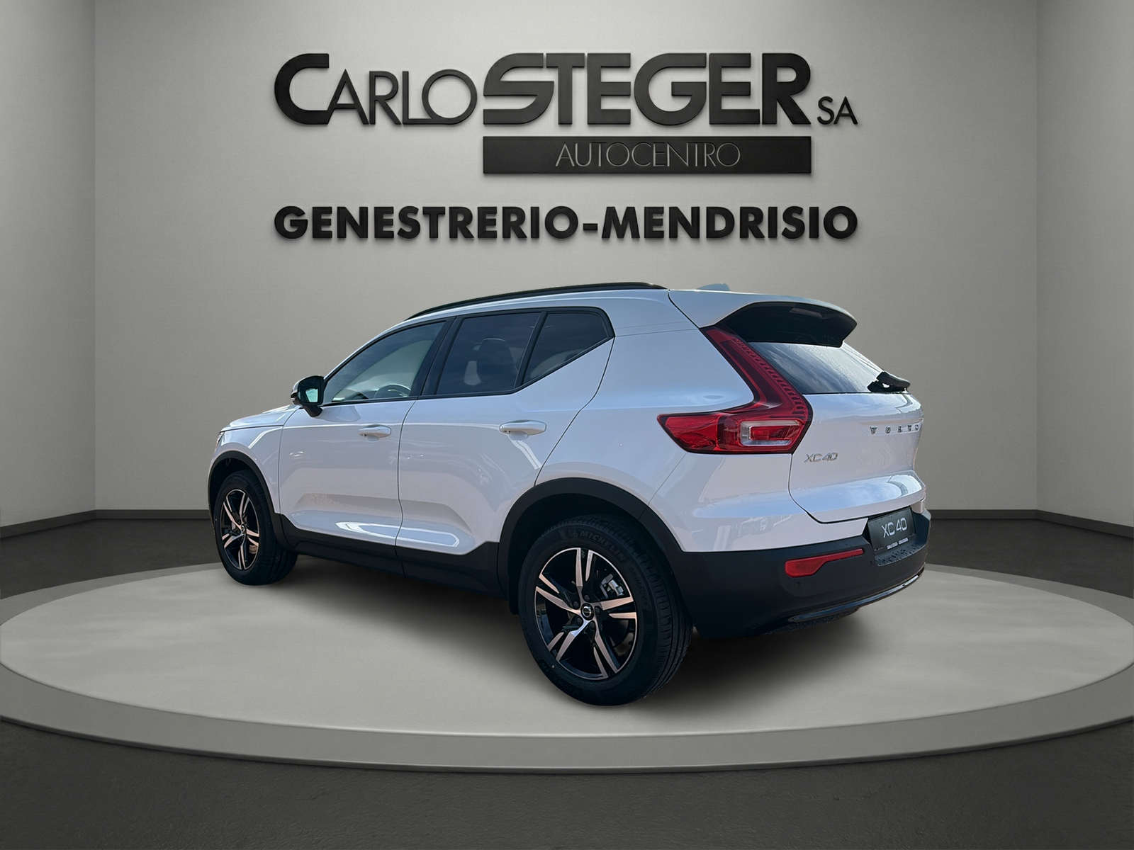 VOLVO XC40 B3 Benzin Mild Hybrid Plus Dark DCT-image-7