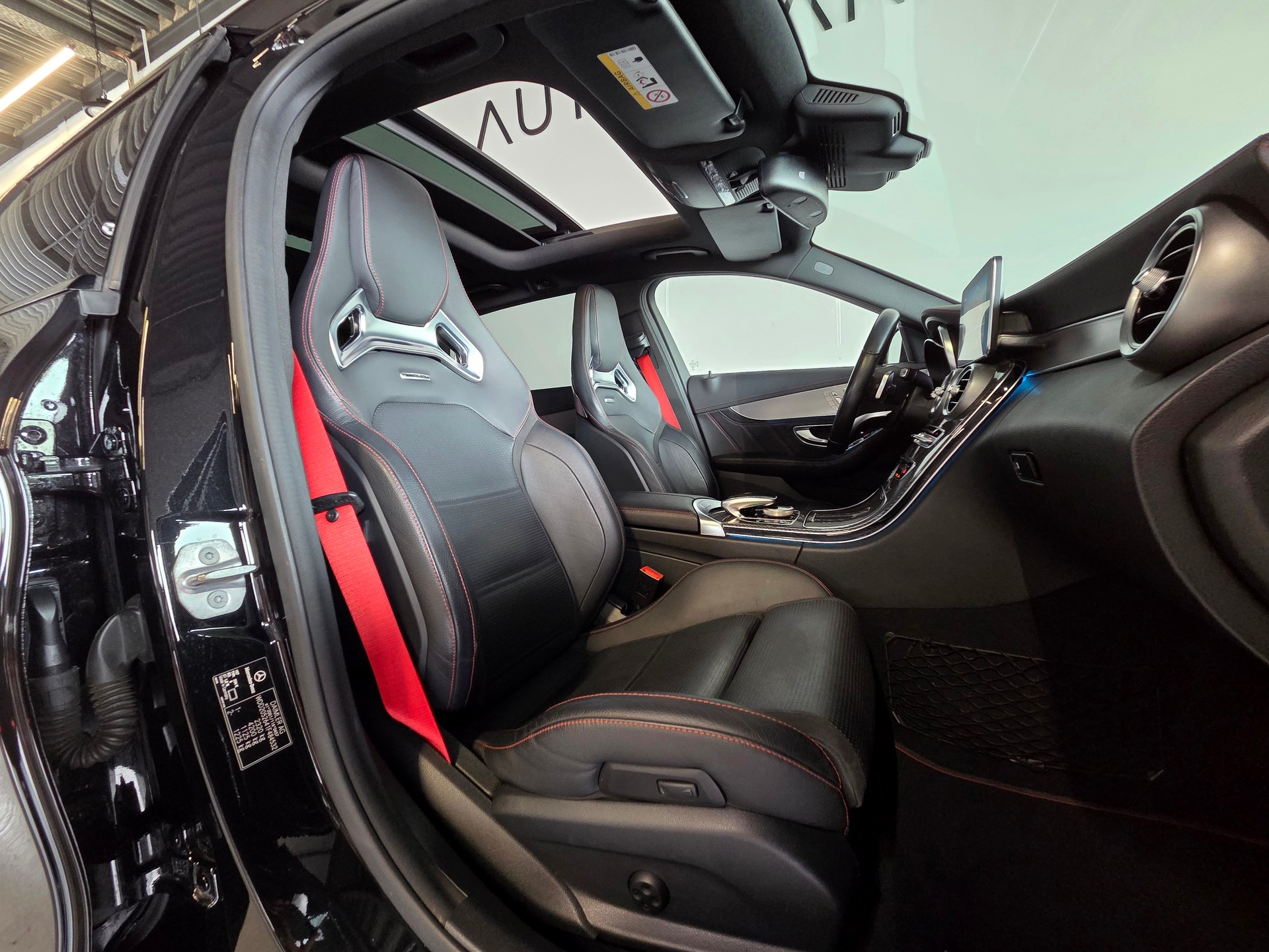MERCEDES-BENZ C 43 AMG 4matic Kombi-image-4