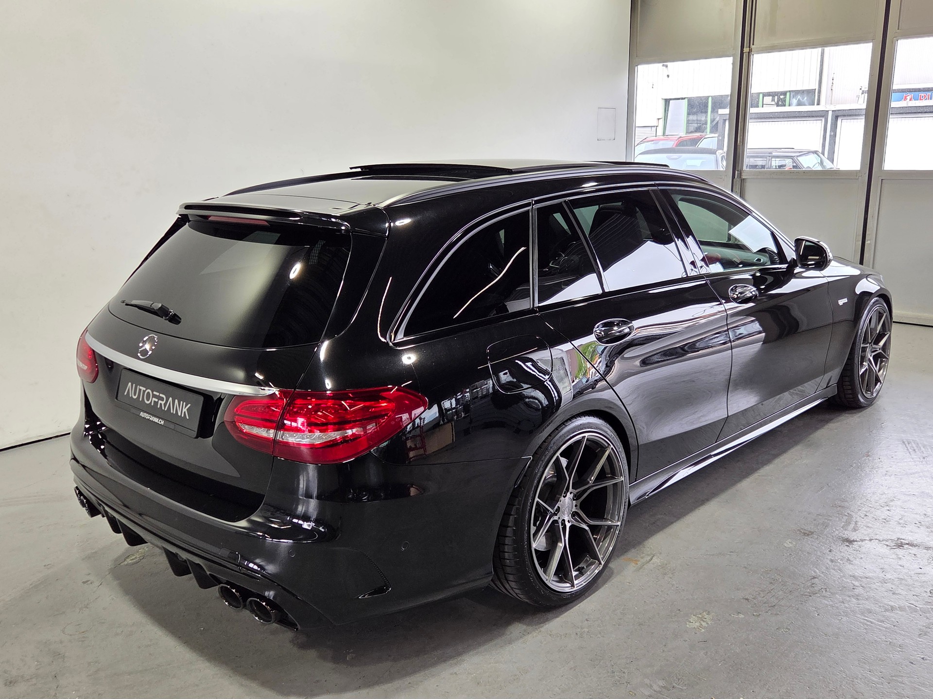 MERCEDES-BENZ C 43 AMG 4matic Kombi-image-16