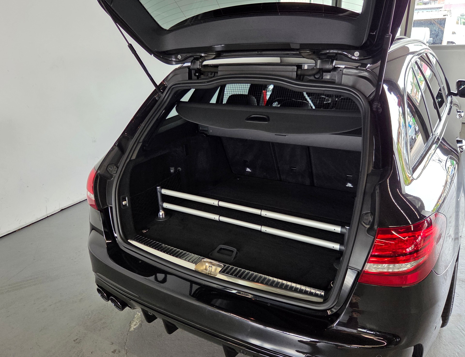 MERCEDES-BENZ C 43 AMG 4matic Kombi-image-23