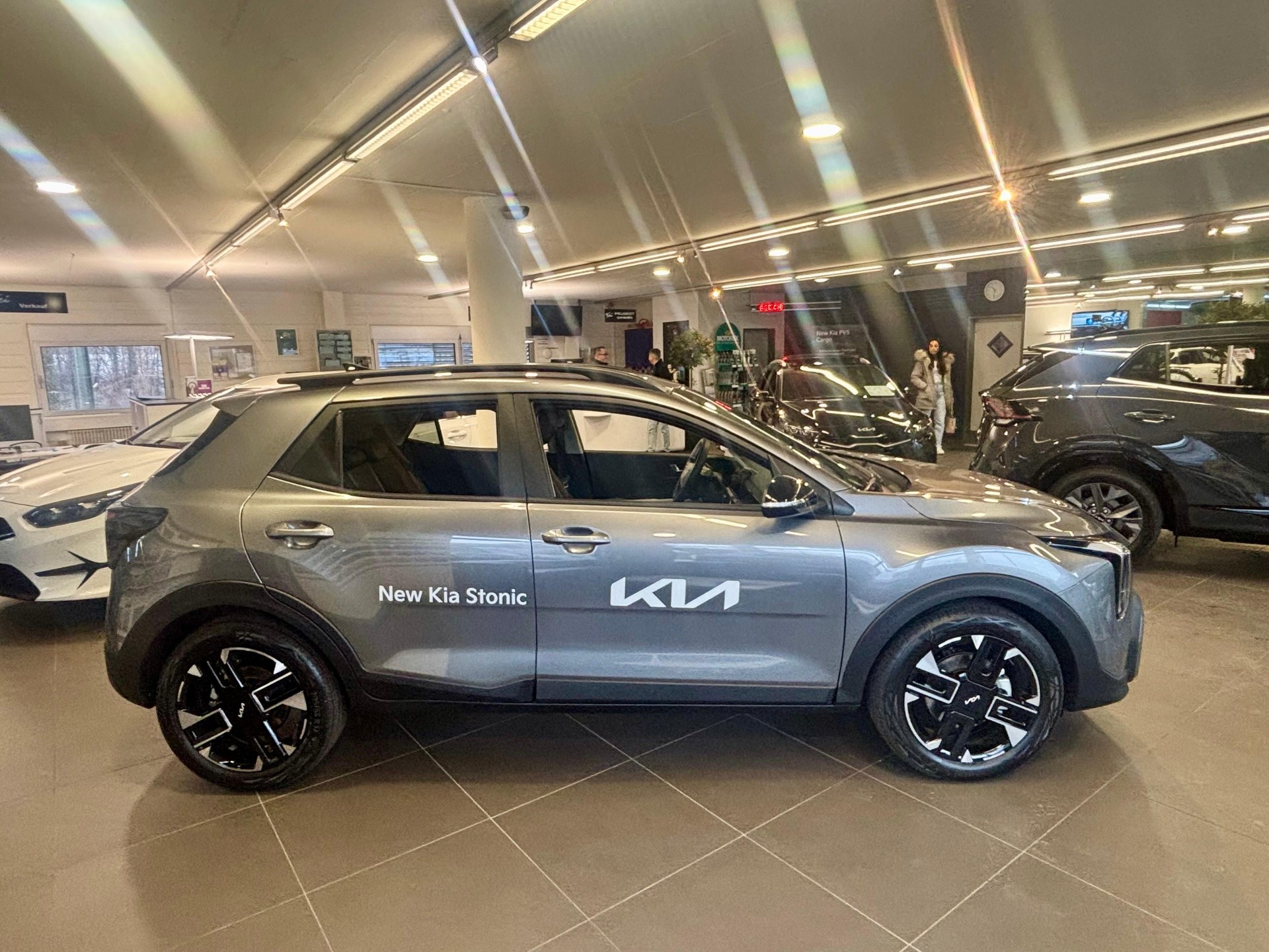 KIA Stonic 1.0 T-GDi MHEV GT-Line-showroom-element-3