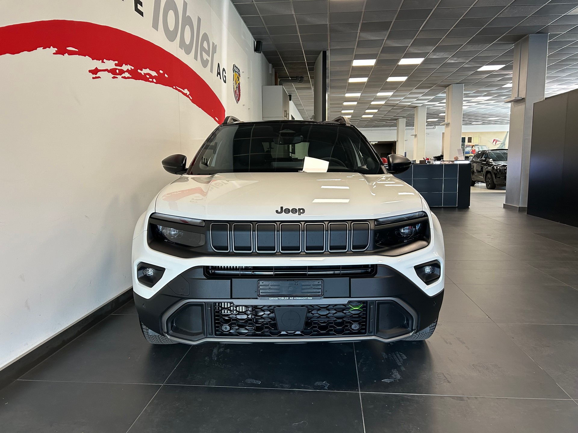 JEEP Avenger 1.2 Turbo MHEV Overland 4xe-showroom-element-3