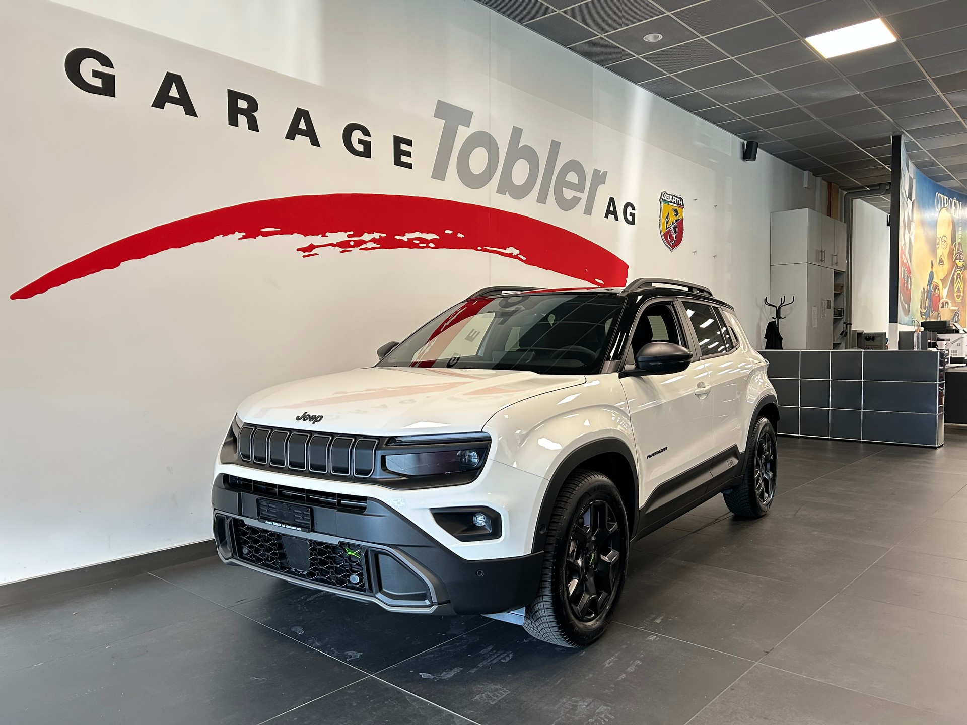 JEEP Avenger 1.2 Turbo MHEV Overland 4xe-showroom-element-1