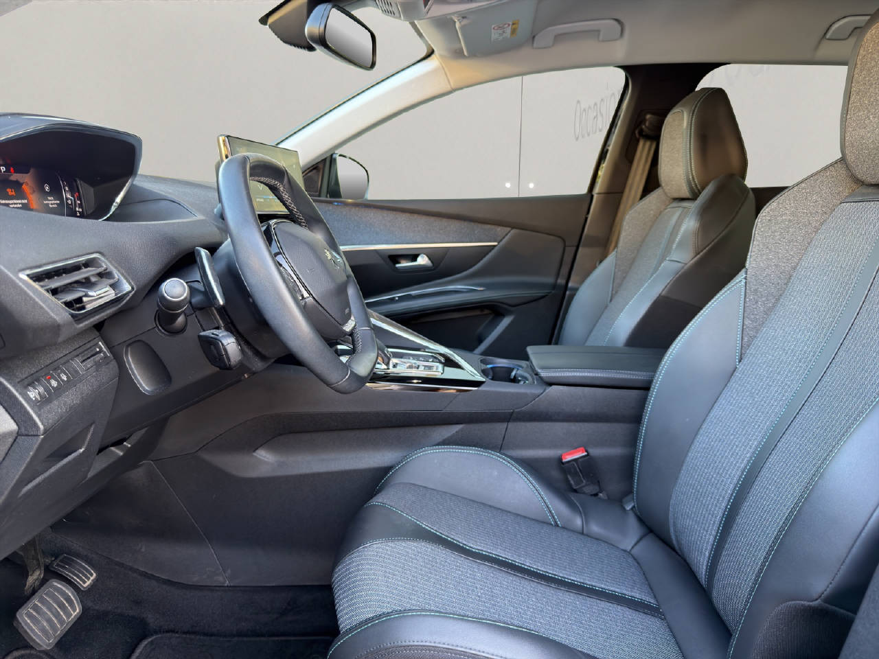 PEUGEOT 3008 1.2 PureTech Allure Pack-showroom-element-3