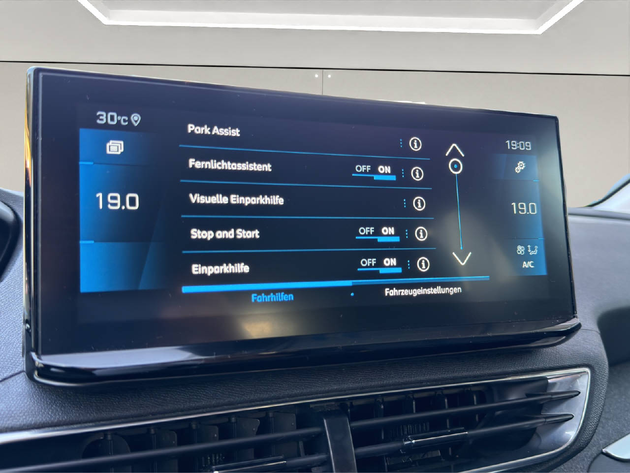 PEUGEOT 3008 1.2 PureTech Allure Pack-image-14