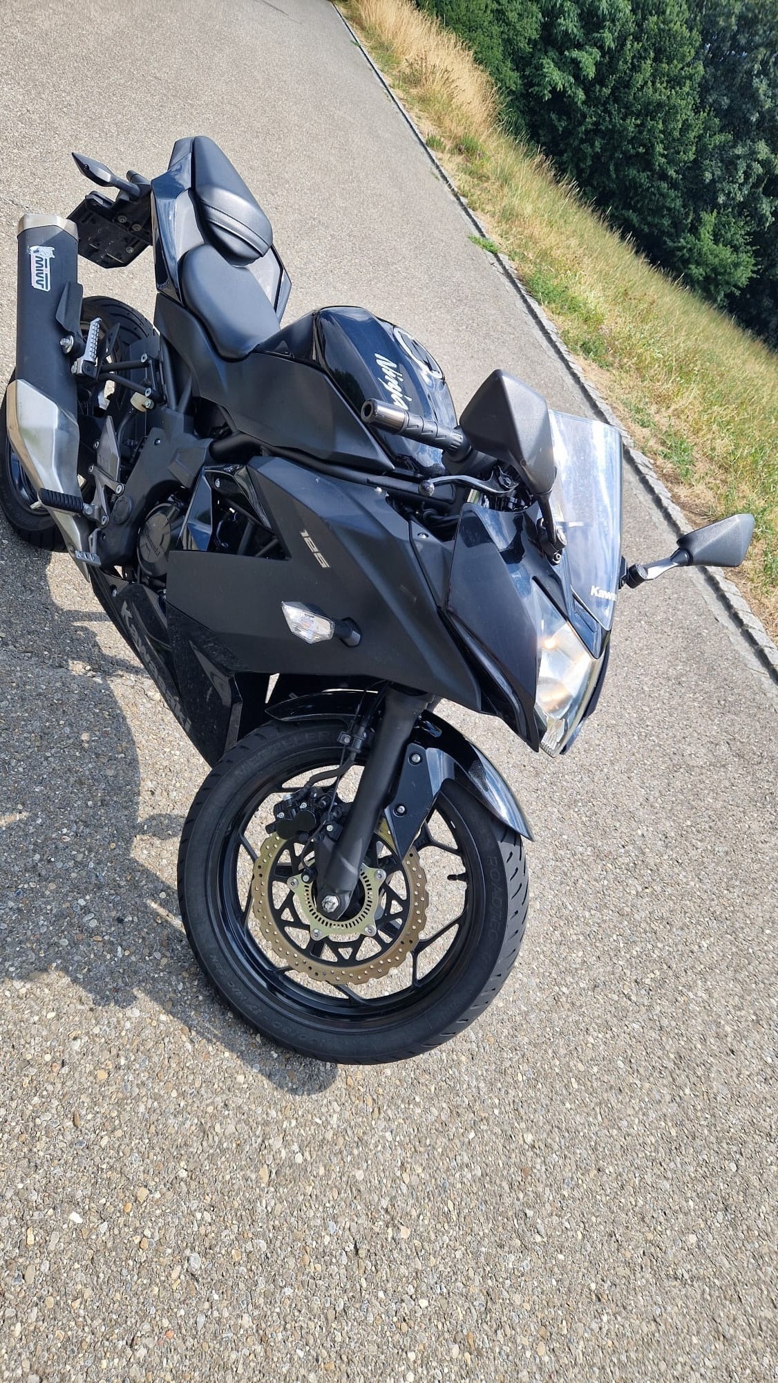 KAWASAKI Ninja 125-image-1