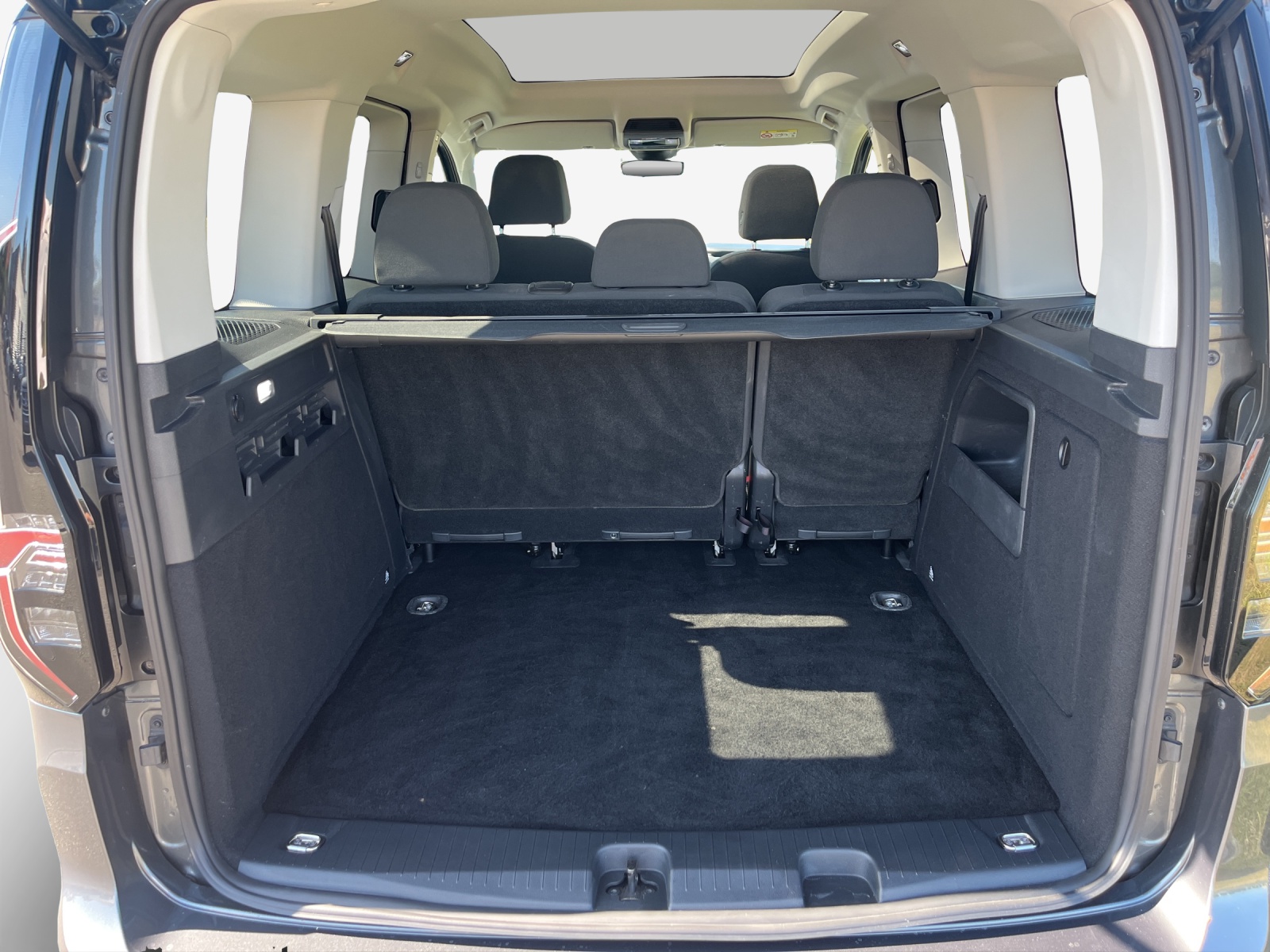 VW Caddy 2.0 TDI Liberty DSG-image-12