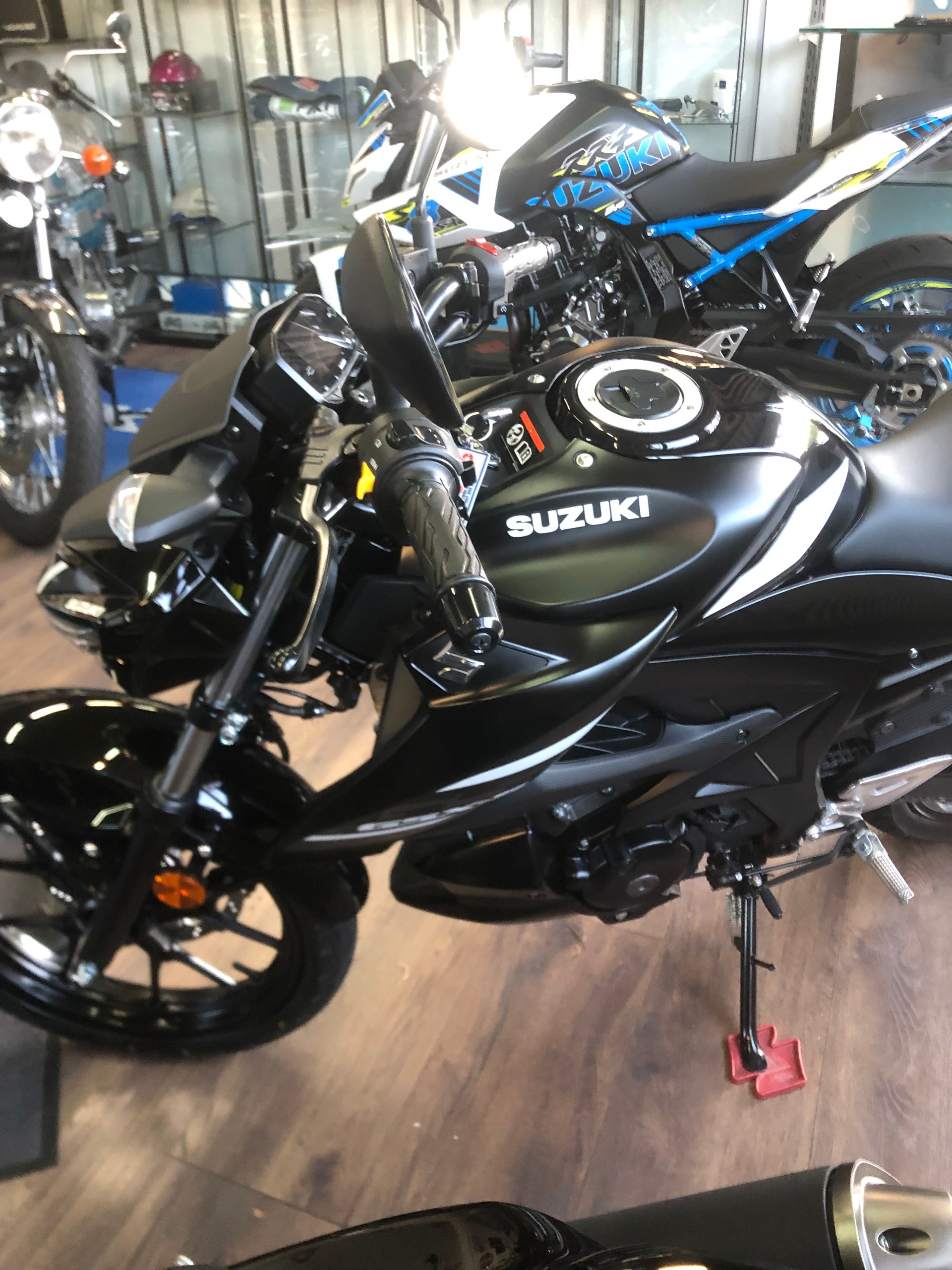 SUZUKI GSX-S 125-image-1