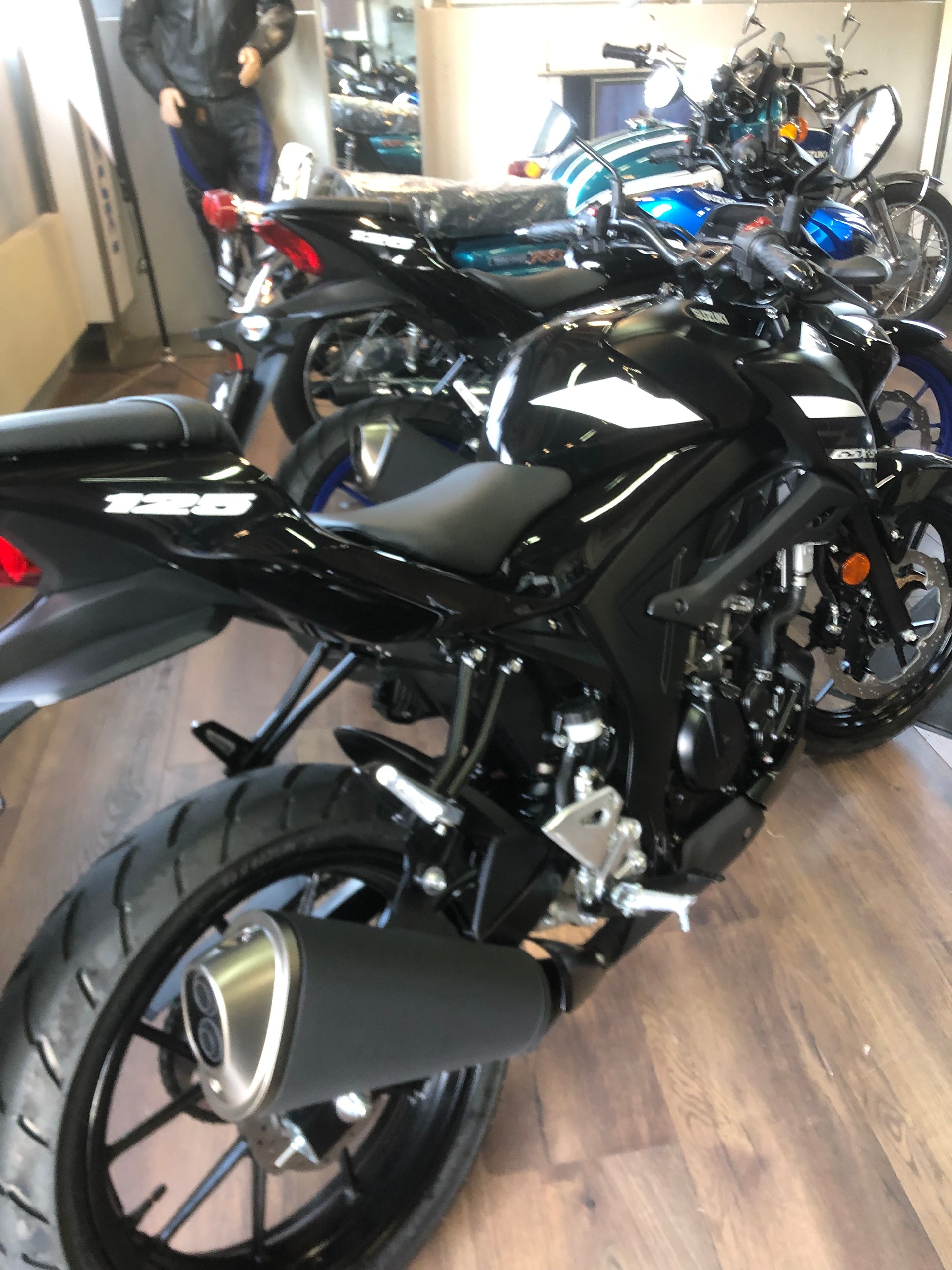 SUZUKI GSX-S 125-image-2