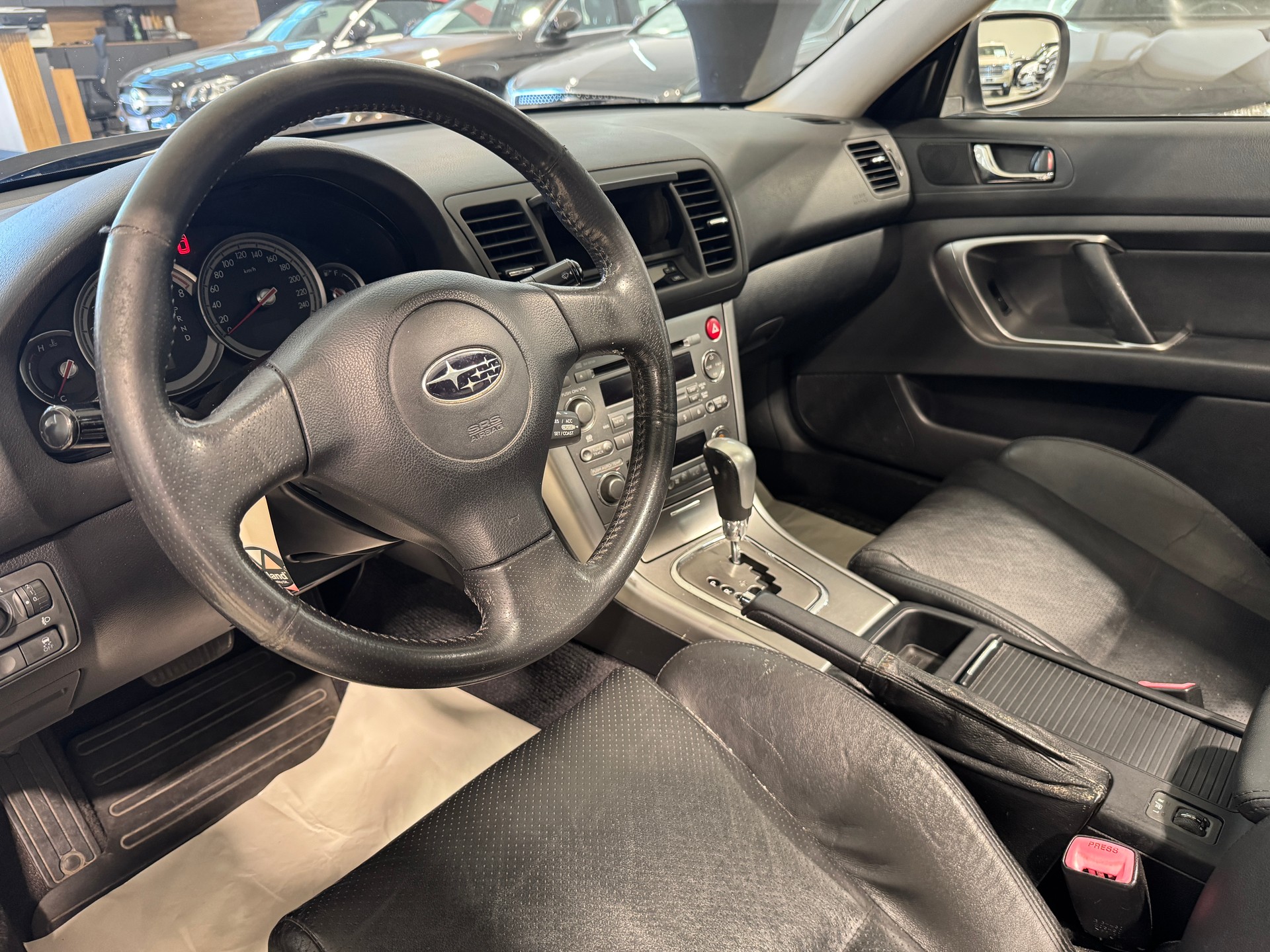 SUBARU Legacy 2.5i AWD Limited Automatic-image-11