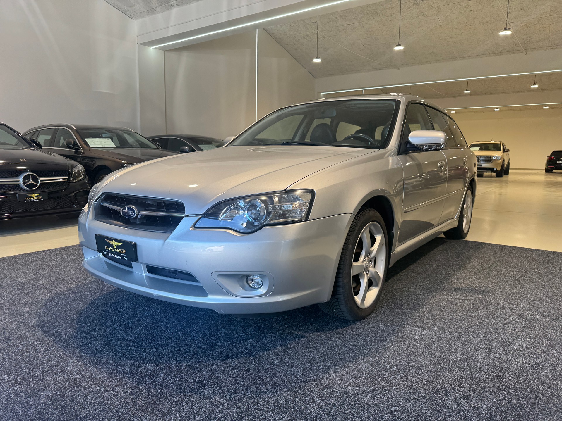 SUBARU Legacy 2.5i AWD Limited Automatic-showroom-element-1