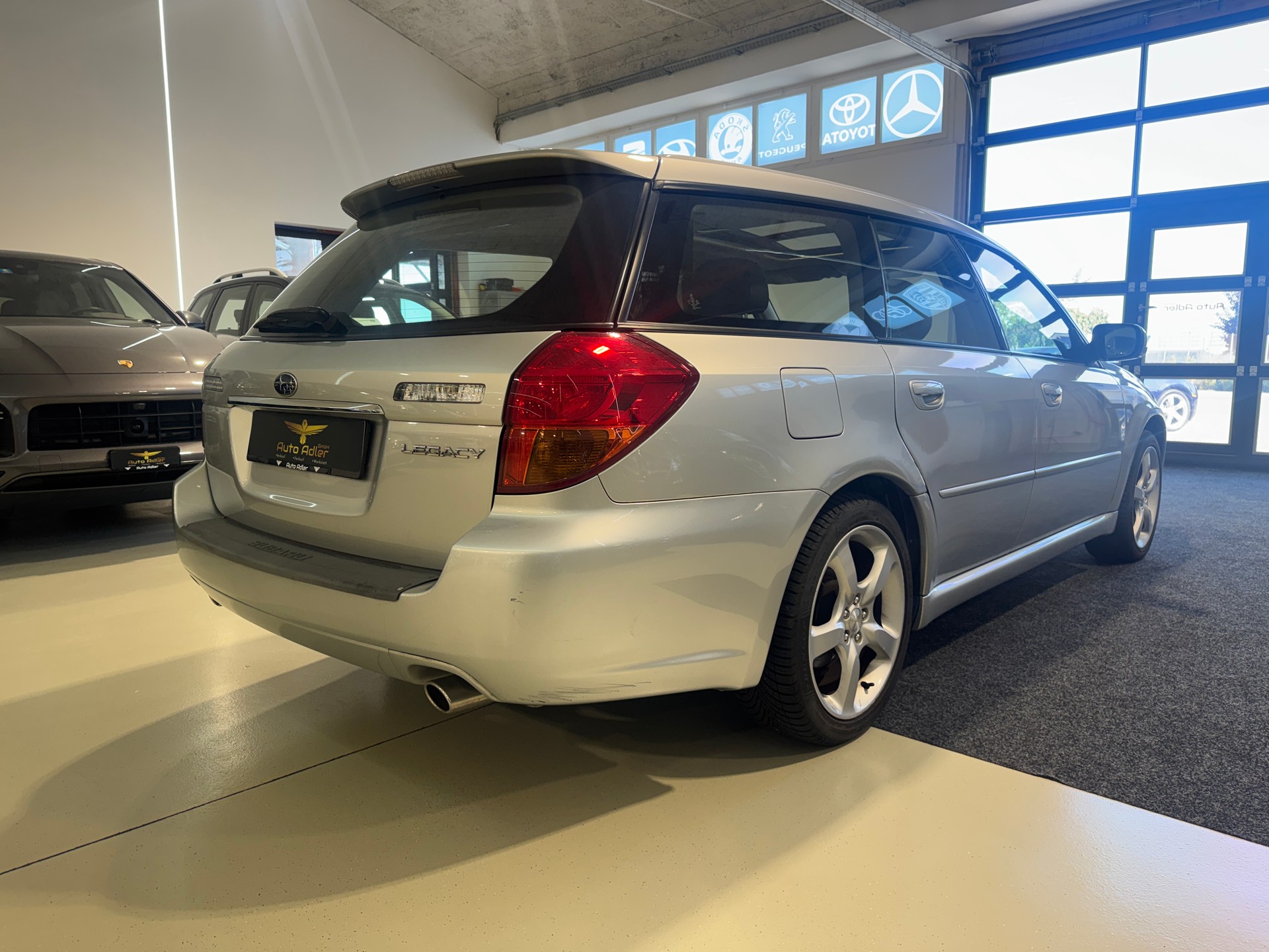 SUBARU Legacy 2.5i AWD Limited Automatic-image-6