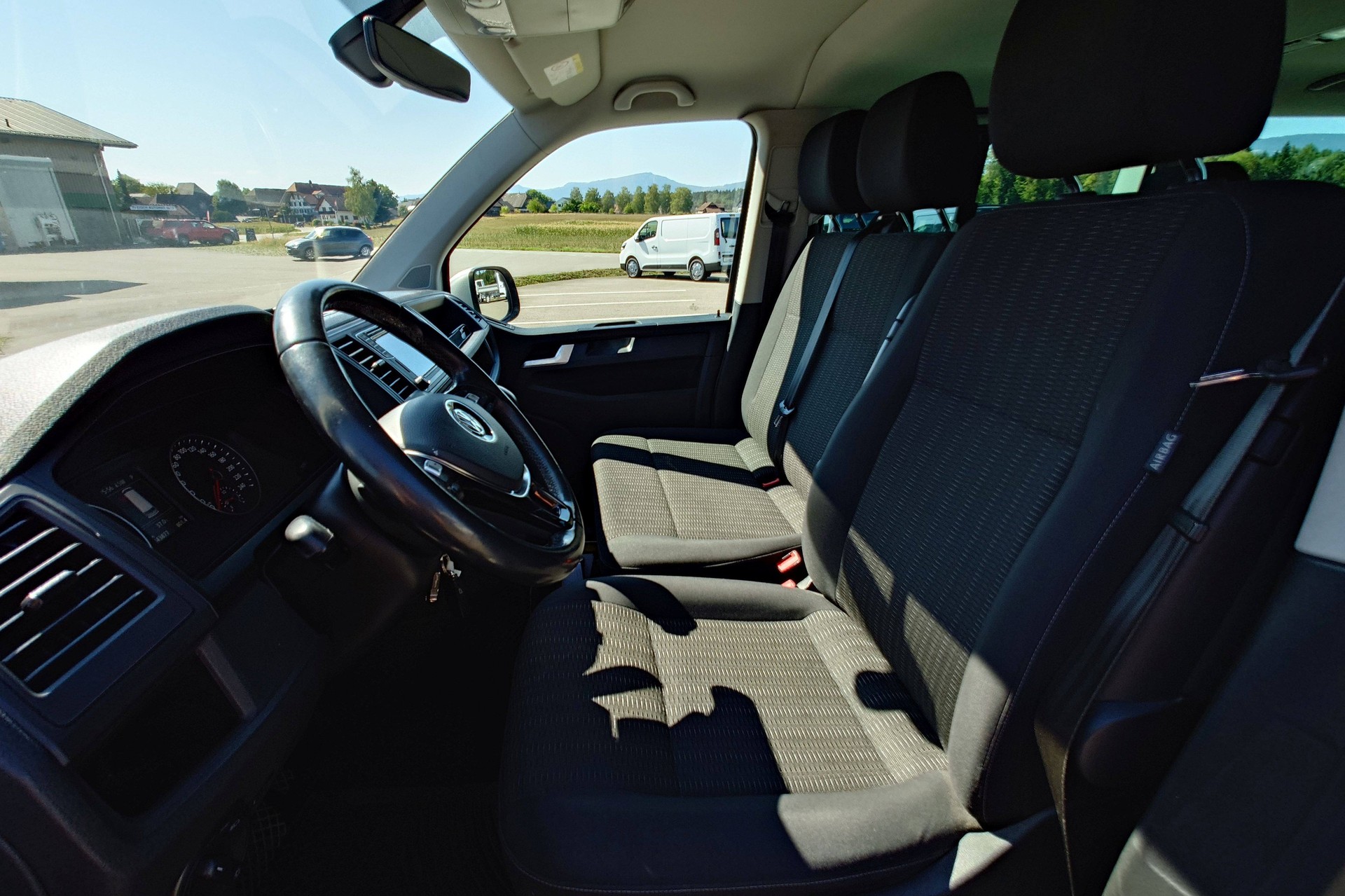 VW T6 Caravelle 3000 2.0 TDI 150-image-10