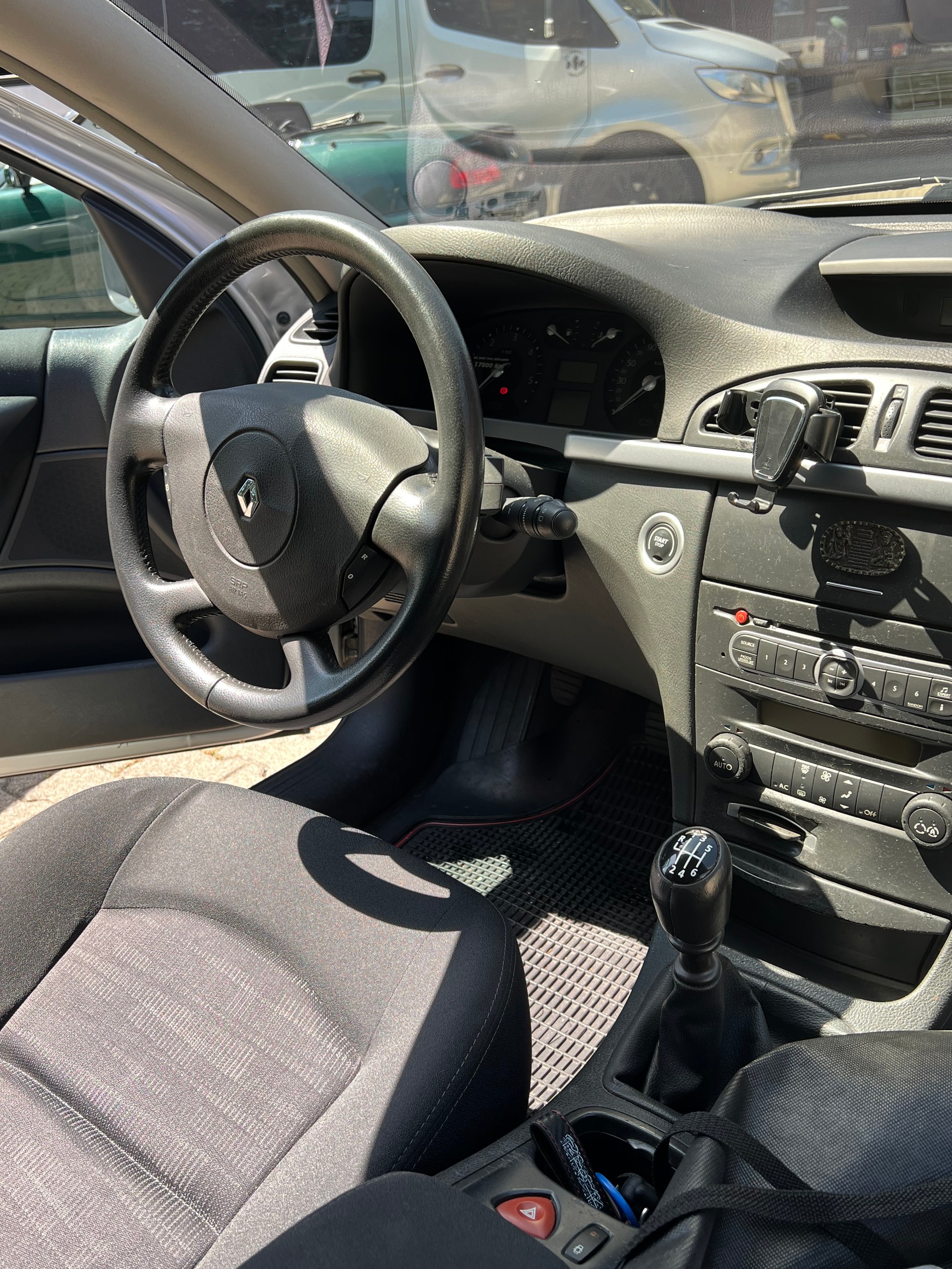 RENAULT Laguna 1.9 dCi Expression-image-6