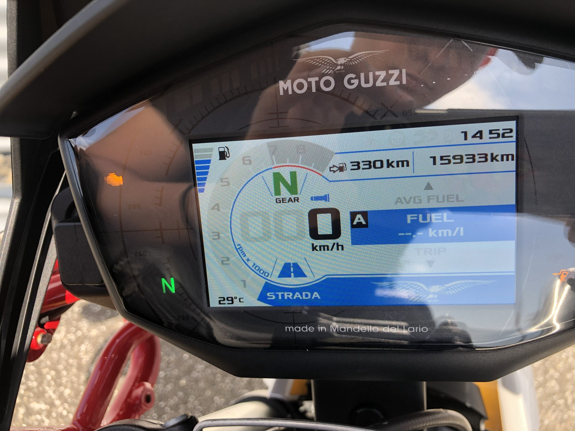 MOTO GUZZI V85 TT 850 Premium Graphics ABS-image-4