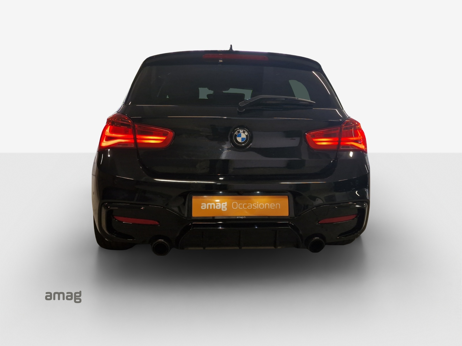 BMW M140i xDrive Steptronic-showroom-element-3