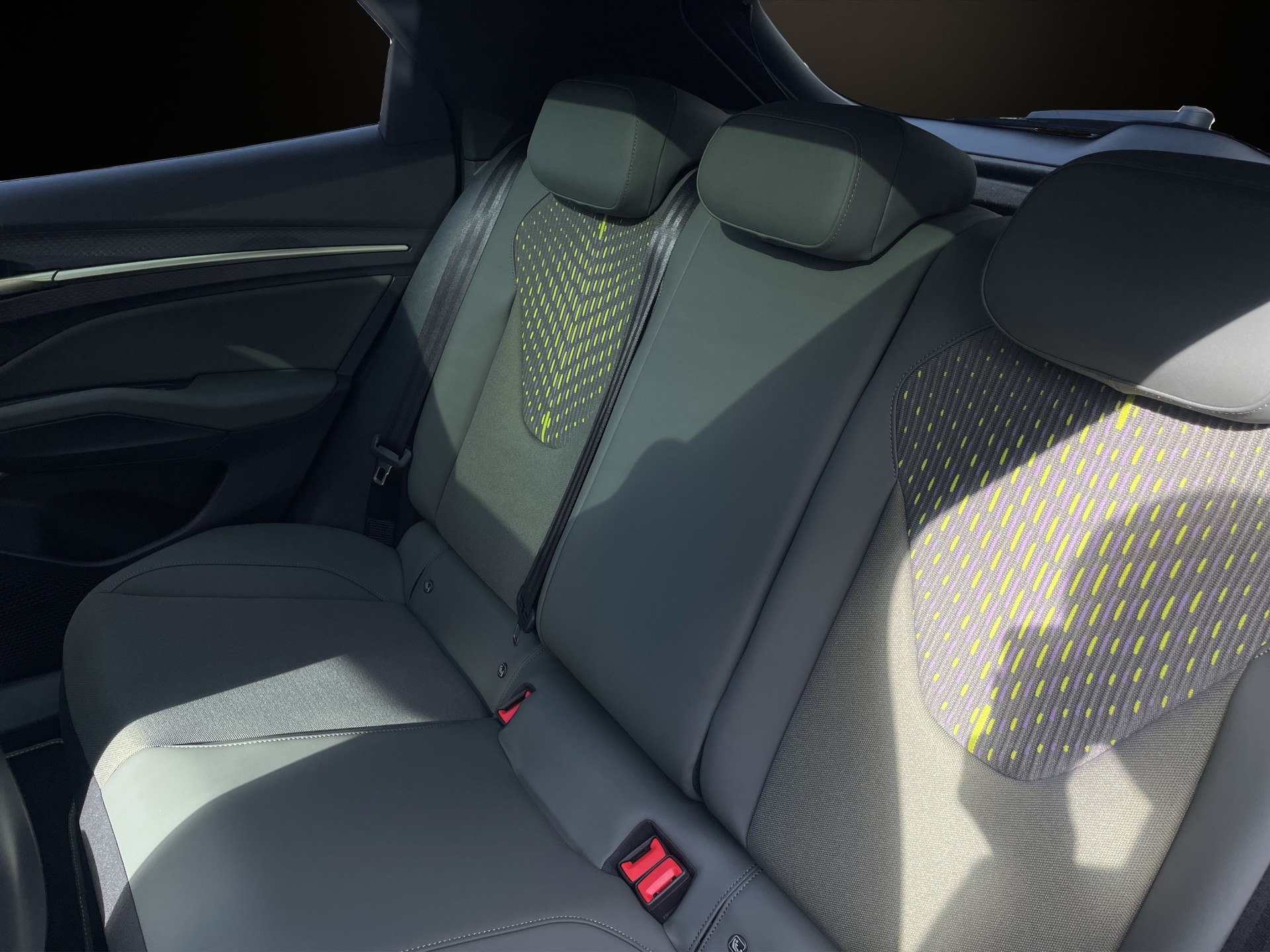 CUPRA Raval 52 kWh VZ Extreme Launch Edition-image-12