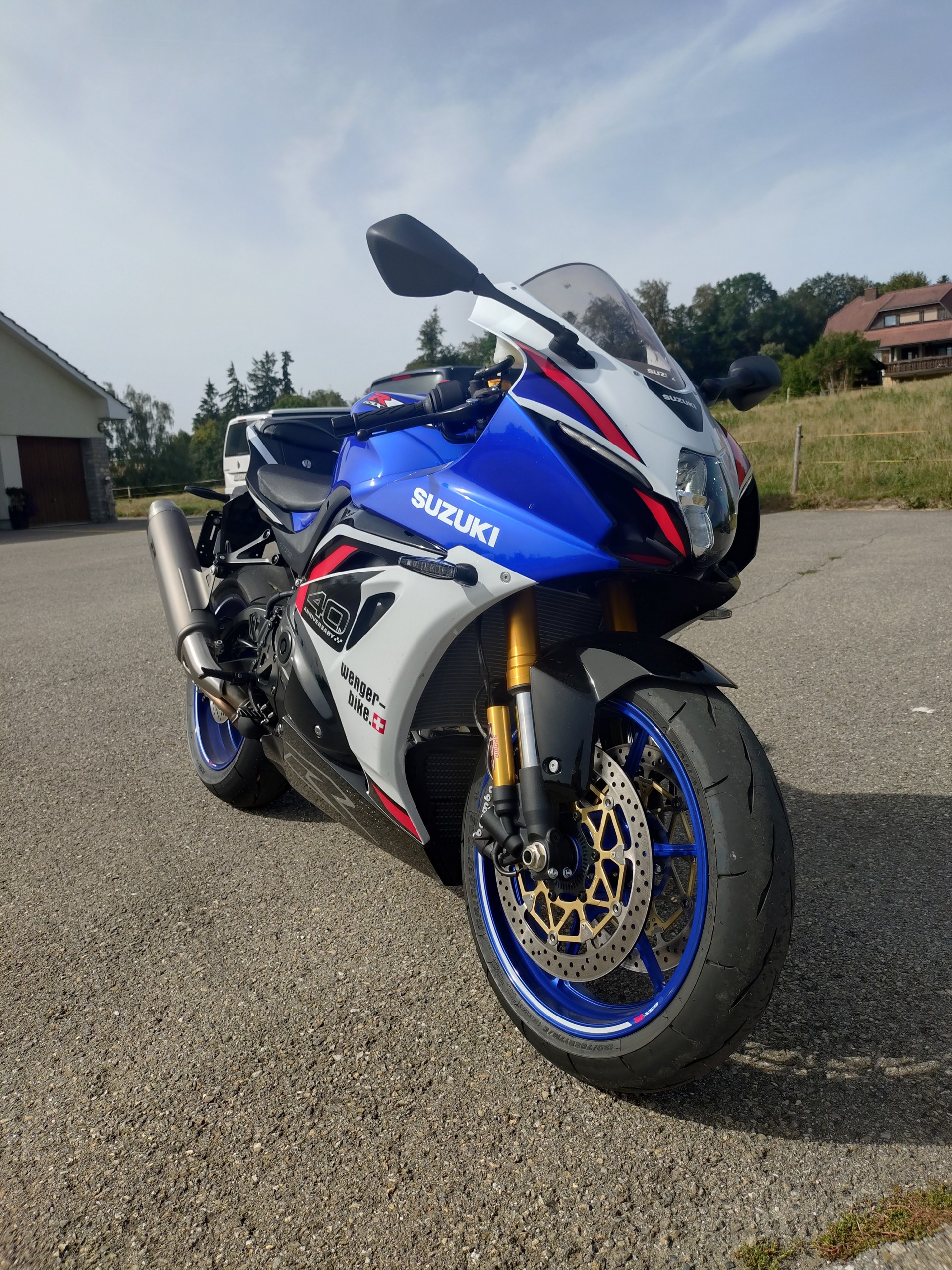 SUZUKI GSX-R 1000R-image-1