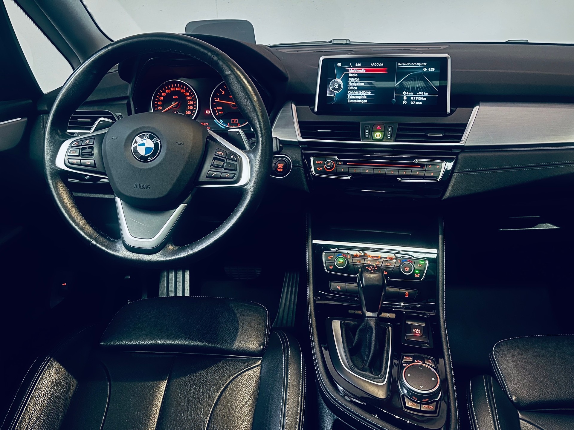 BMW 225i Active Tourer Sport Line Steptronic-image-16