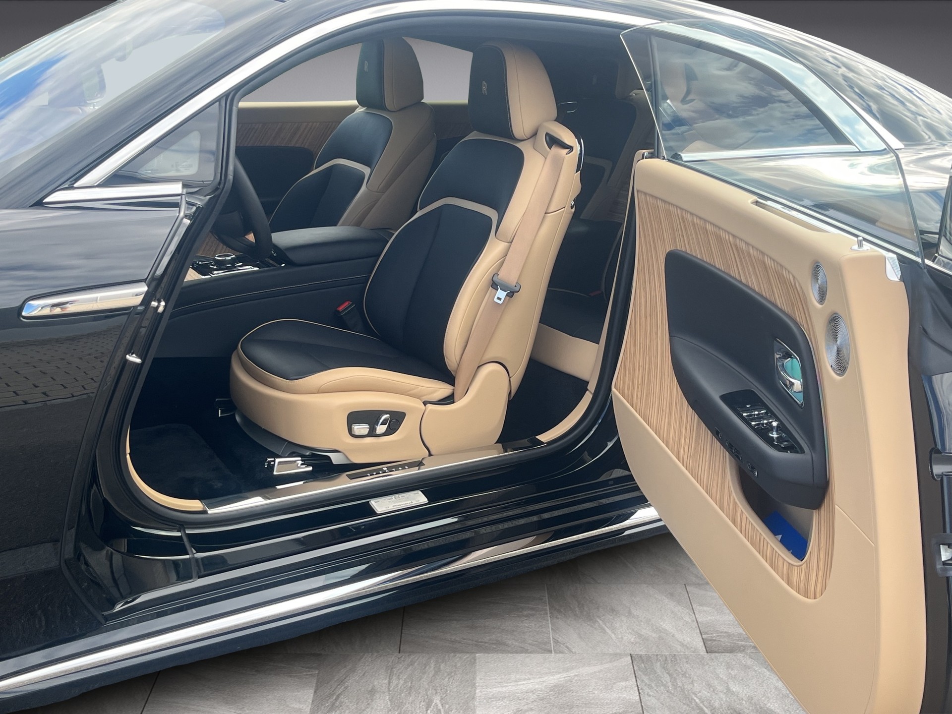 ROLLS-ROYCE Spectre 102kWh, *CH Auslieferung, sofort Verfügbar*-image-24