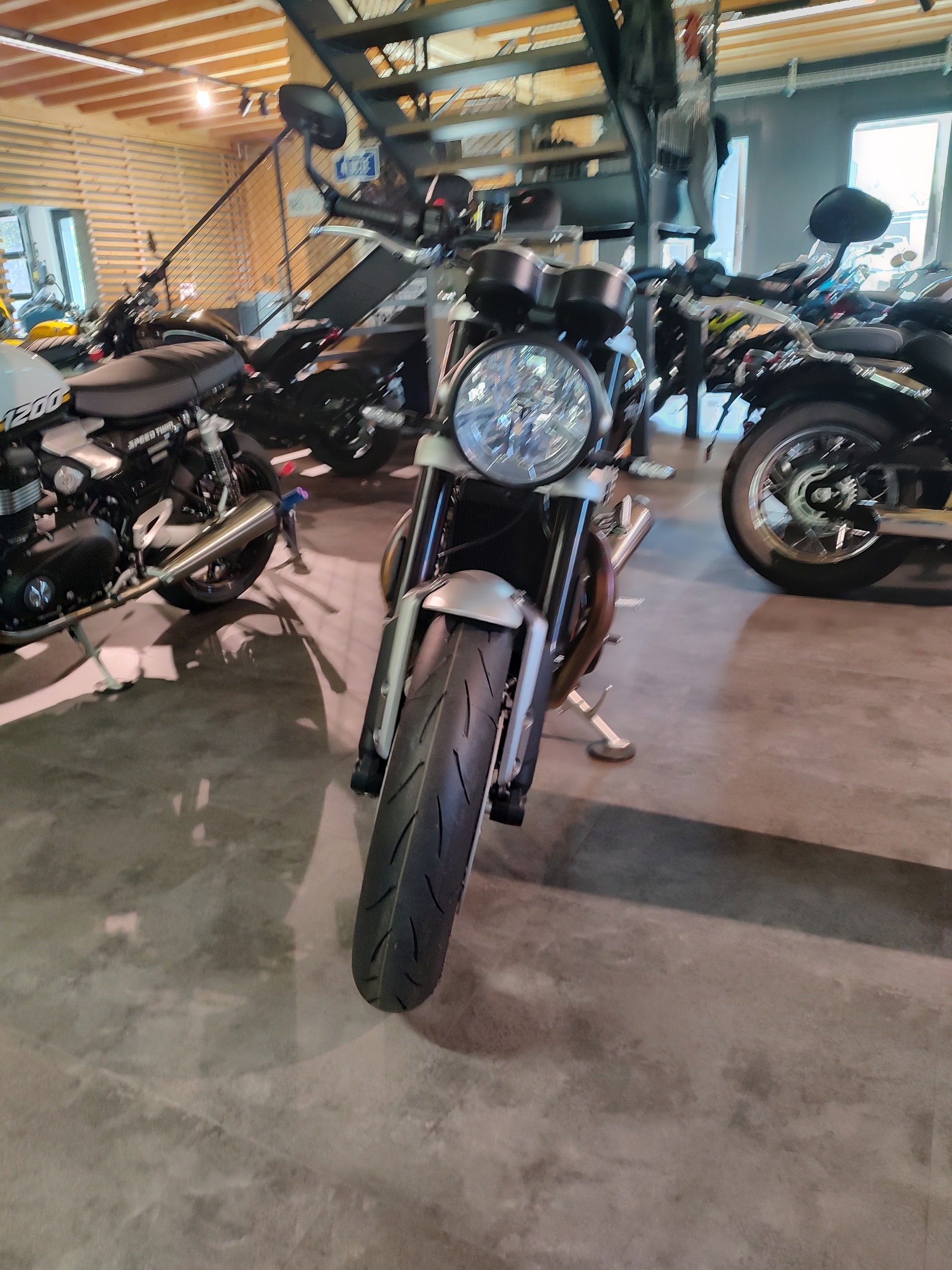 TRIUMPH Speed Twin 1200-image-5