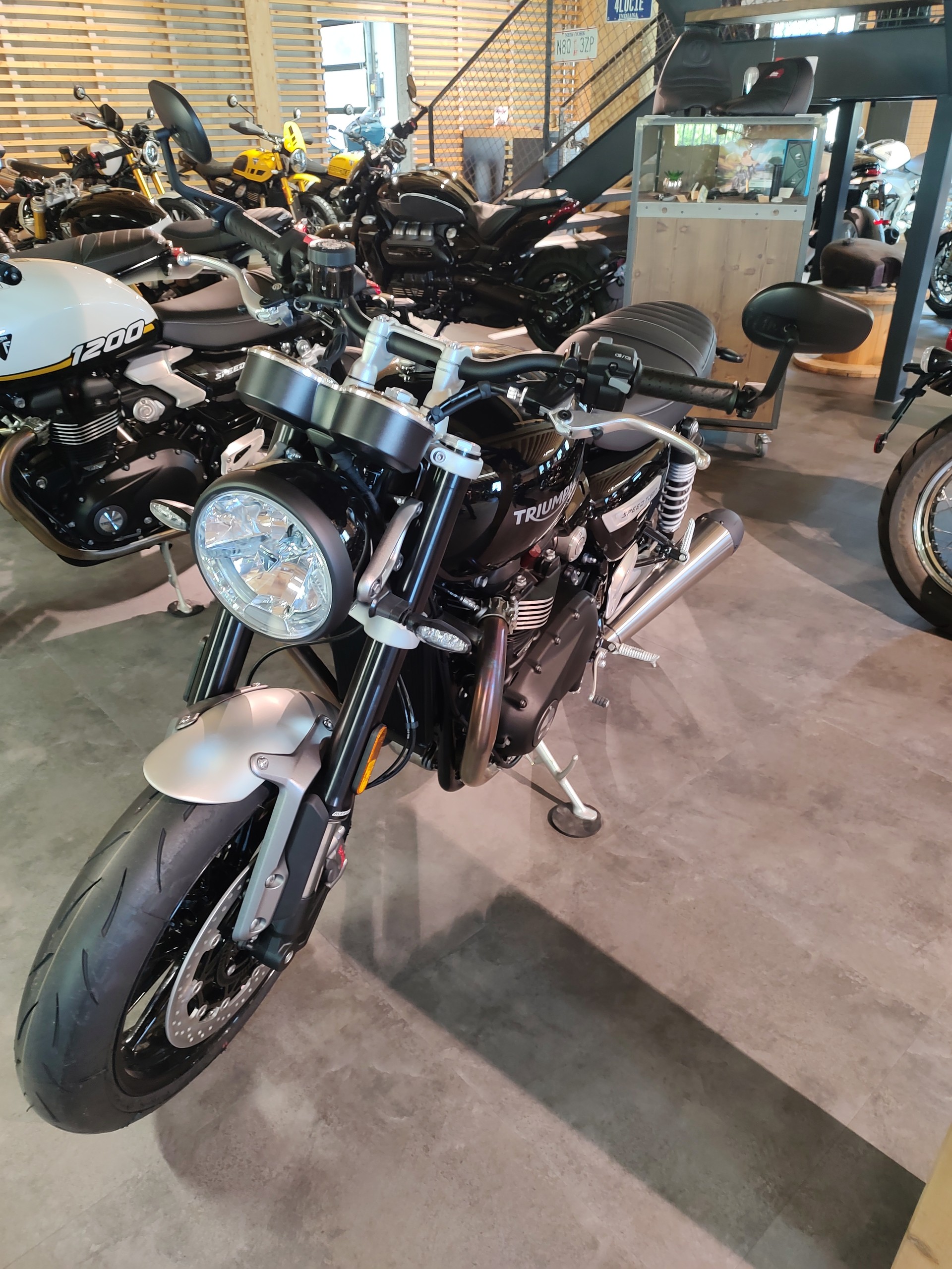 TRIUMPH Speed Twin 1200-image-4