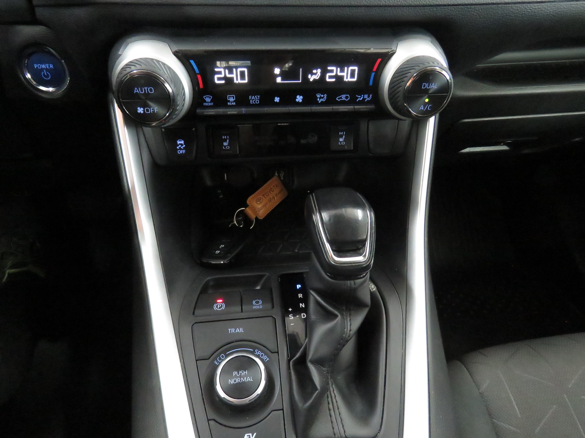 TOYOTA RAV-4 2.5 HSD Trend e-CVT 4WD Automat, Fixpreis !!!-image-17