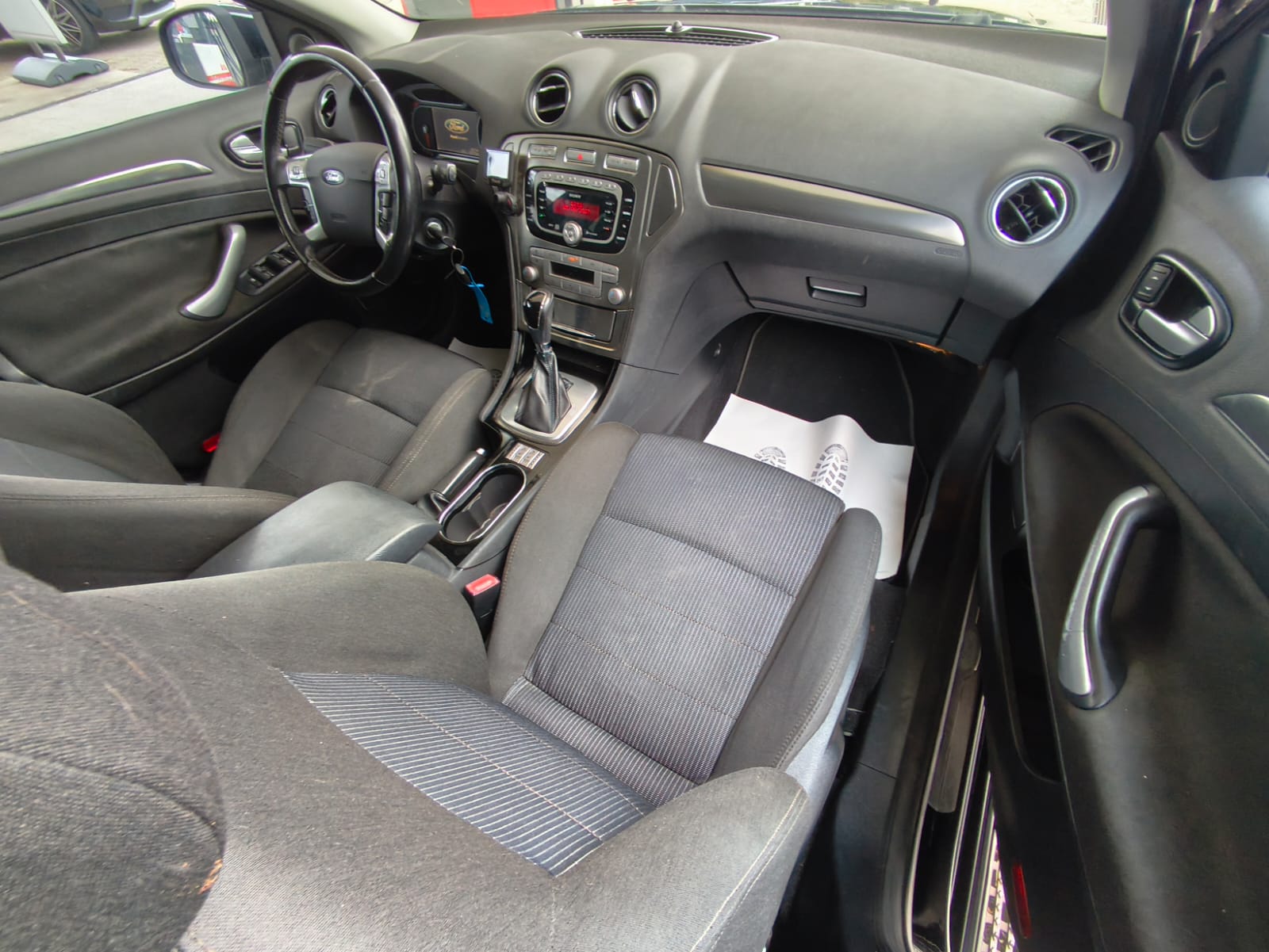 FORD Mondeo 2.0 TDCi 16V Titanium Executive Automatic-image-13