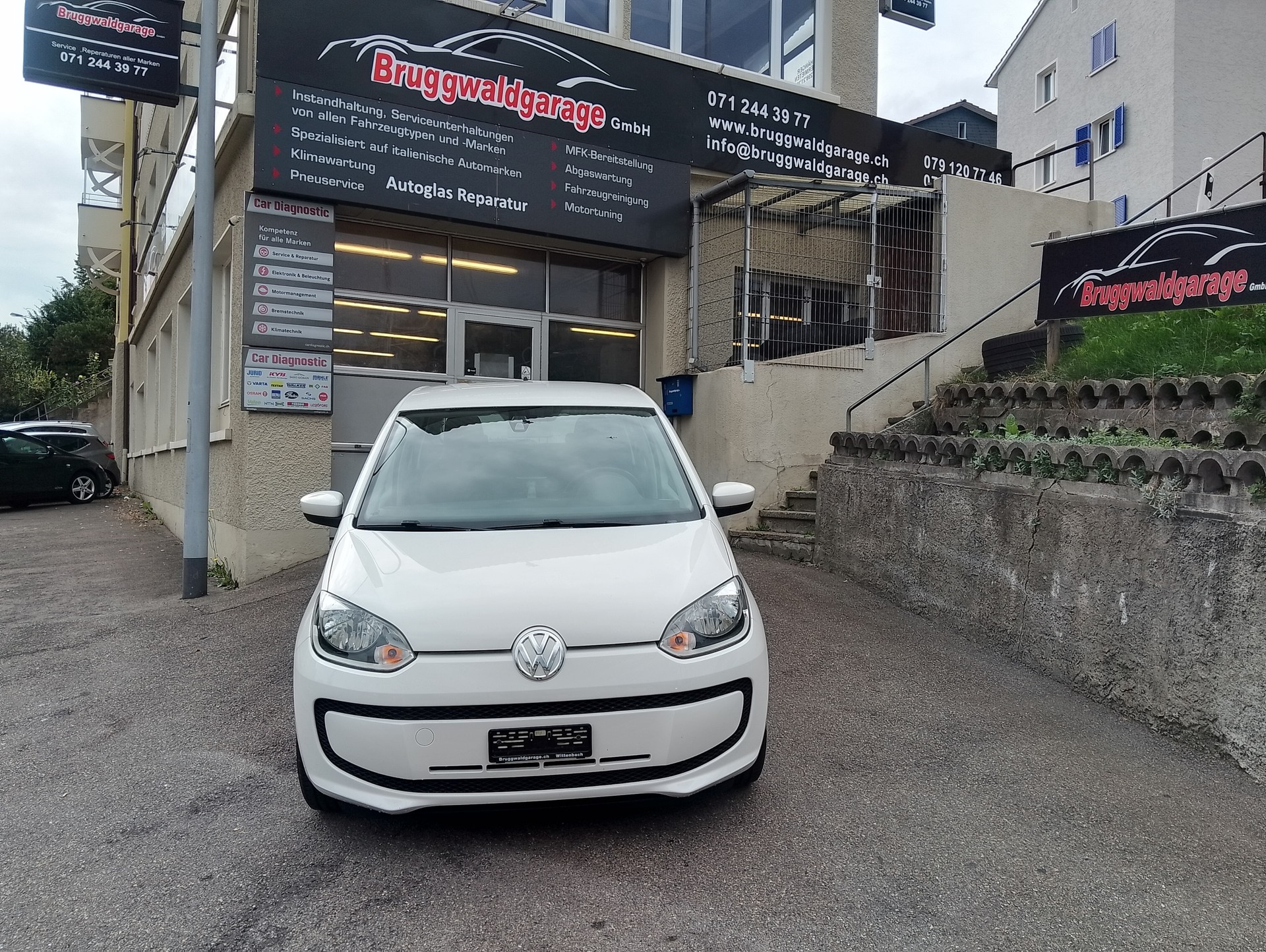 VW Up 1.0 BMT day & night