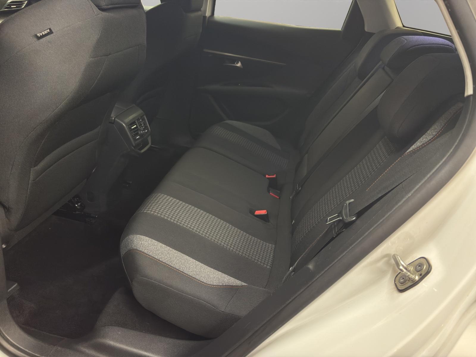 PEUGEOT 3008 1.6 BlueHDi Active-image-8