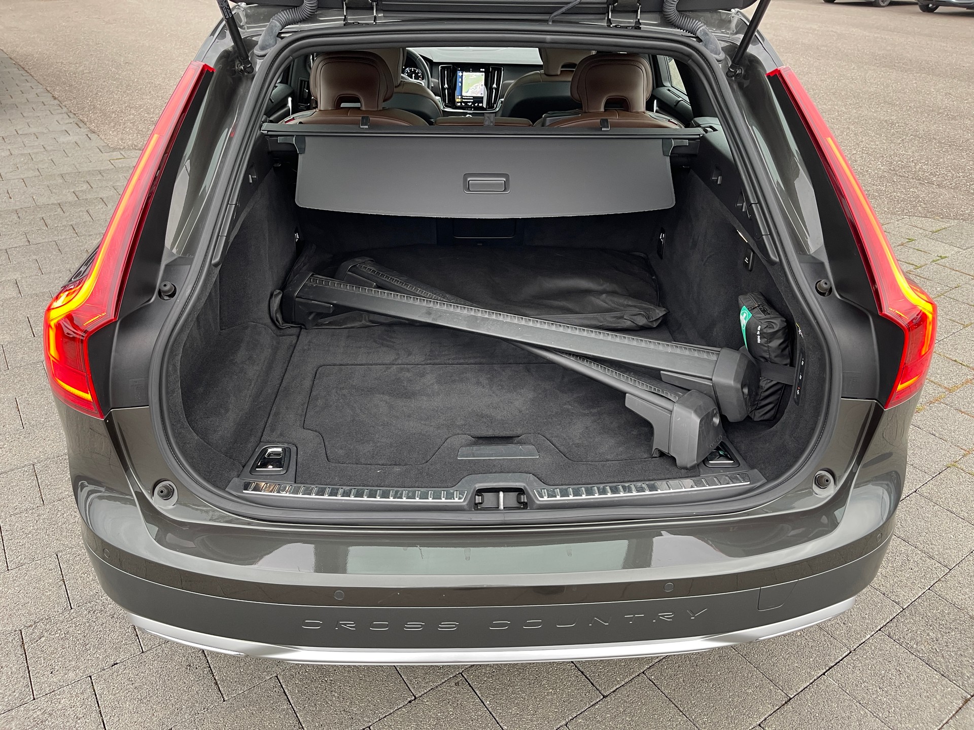 VOLVO V90 Cross Country T5 AWD Geartronic-image-15
