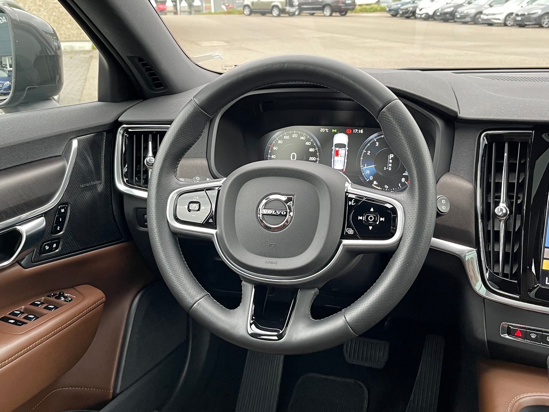 VOLVO V90 Cross Country T5 AWD Geartronic-image-8