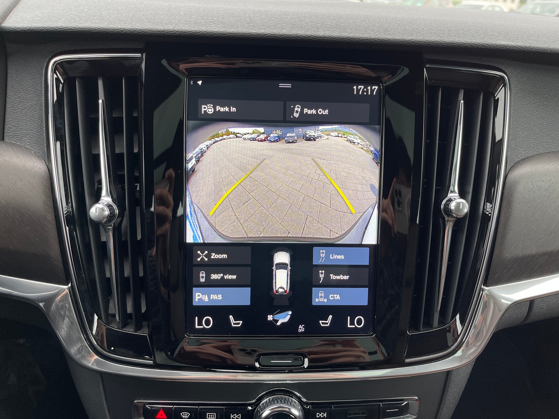 VOLVO V90 Cross Country T5 AWD Geartronic-image-10