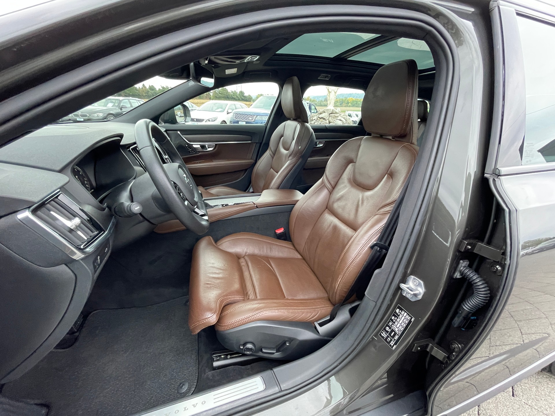 VOLVO V90 Cross Country T5 AWD Geartronic-image-11
